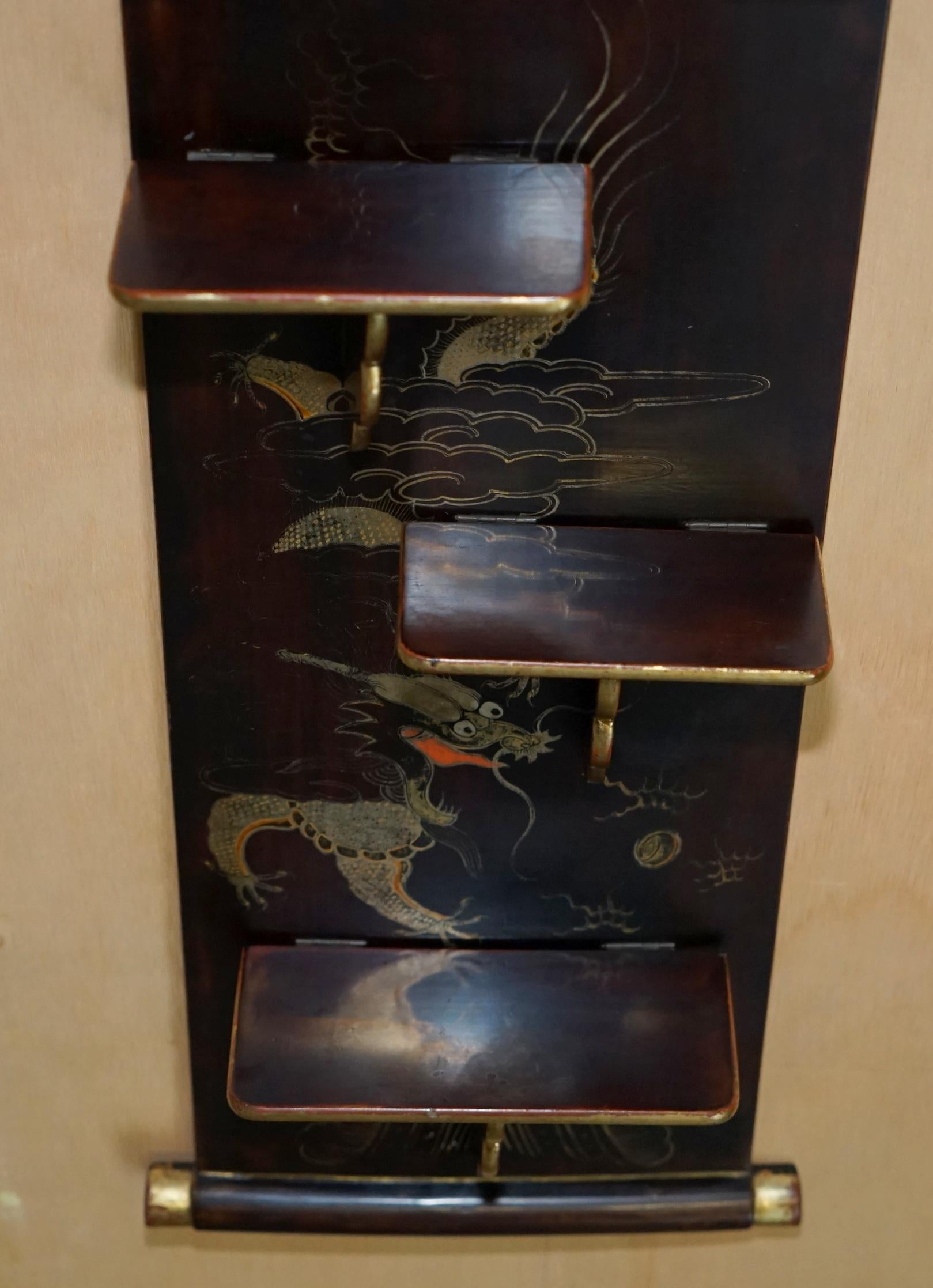 PAIRE D'ÉLÉMENTS ANTIQUES CIRCA 1900 EXPORTATION CHINOISERIE DRAGON ÉLÉMENTS PLIANTS en vente 1