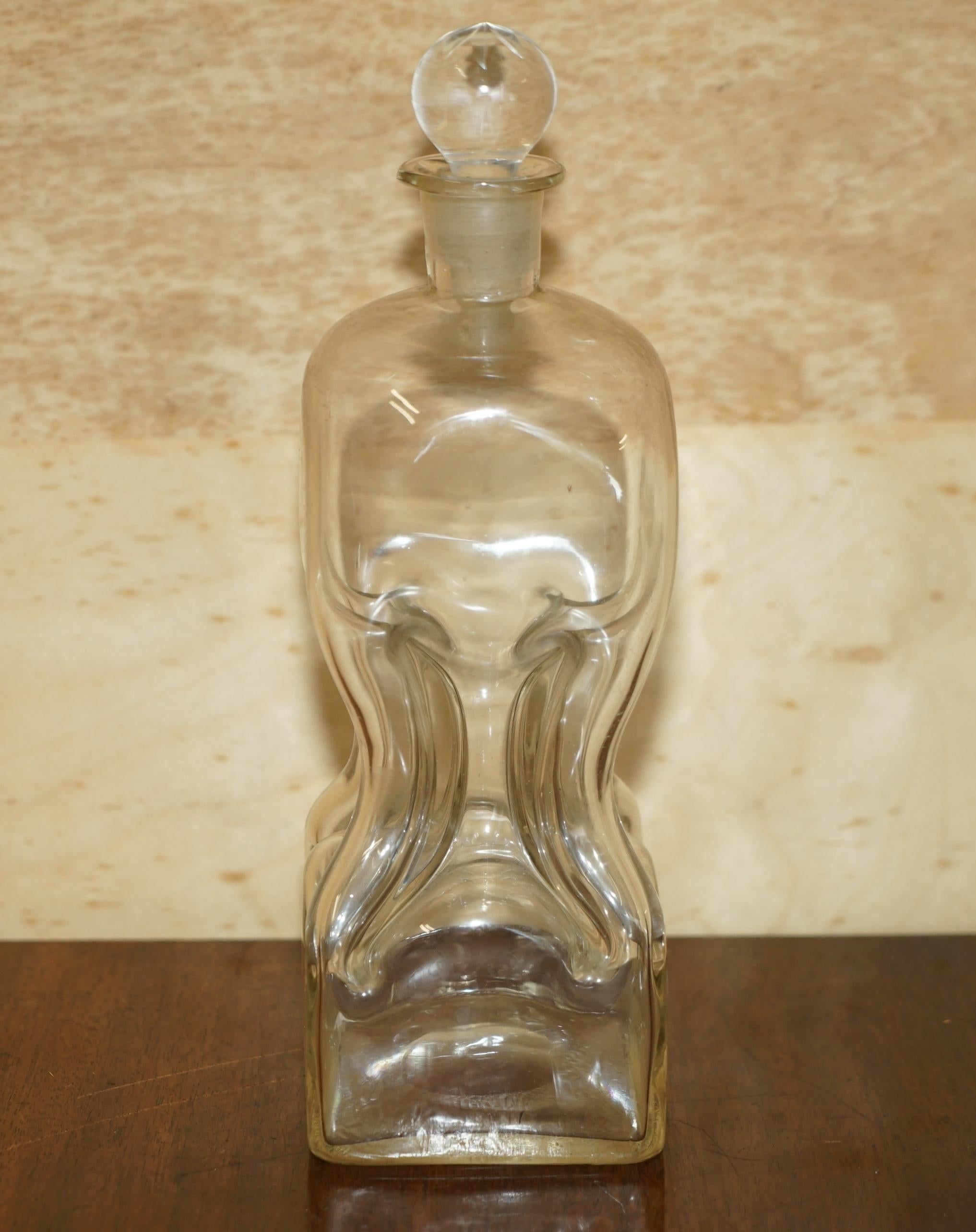 Pareja de decantadores de pellizco antiguos de hacia 1900 para servir whisky Bourbon Vodka Ginebra Eduardiano en venta