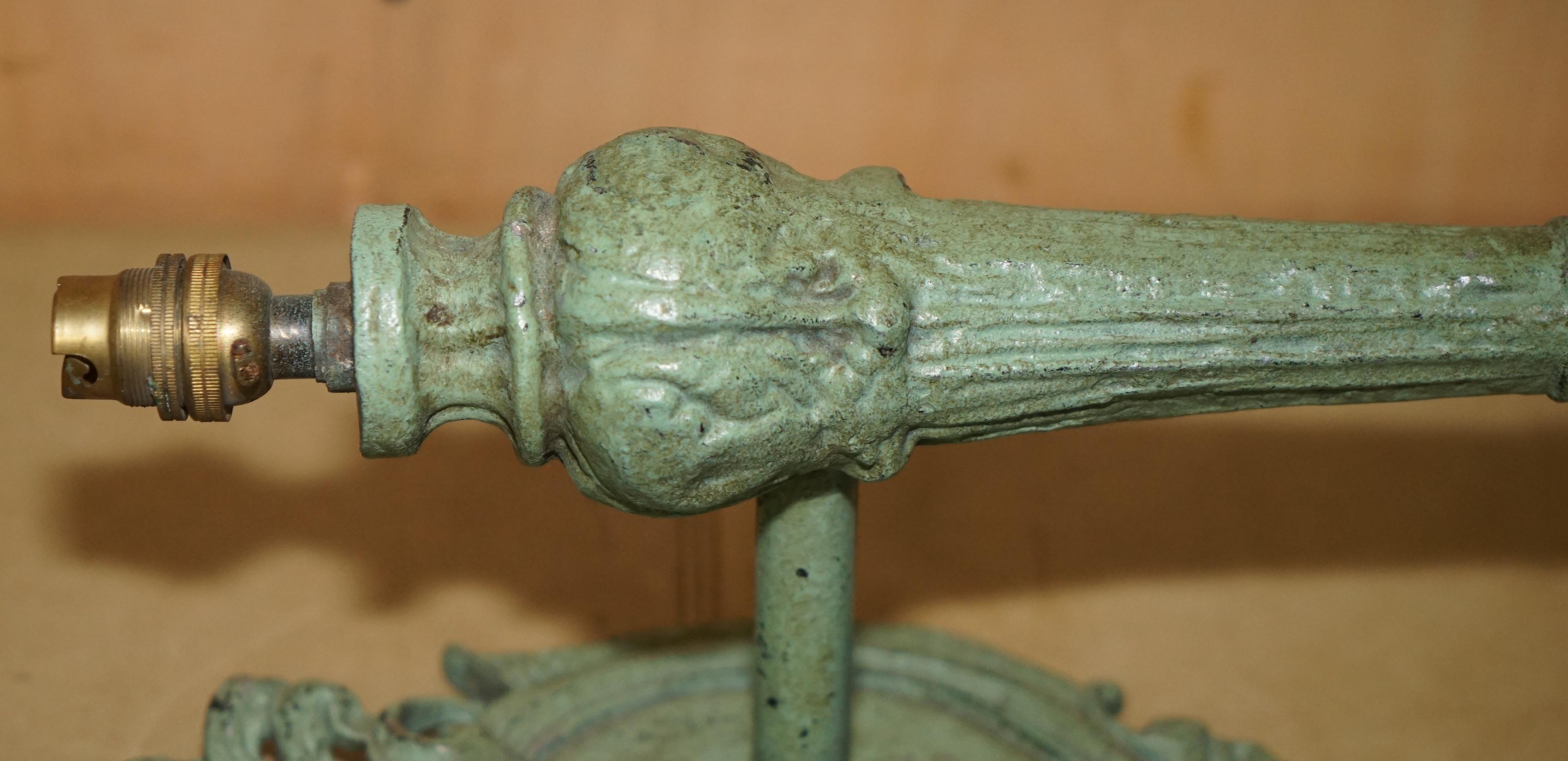 PAIR OF ANTIQUE CIRCA 1920's WALL SCONCES WITH ORIGINAL EARLY GREEN PAINT en venta 2