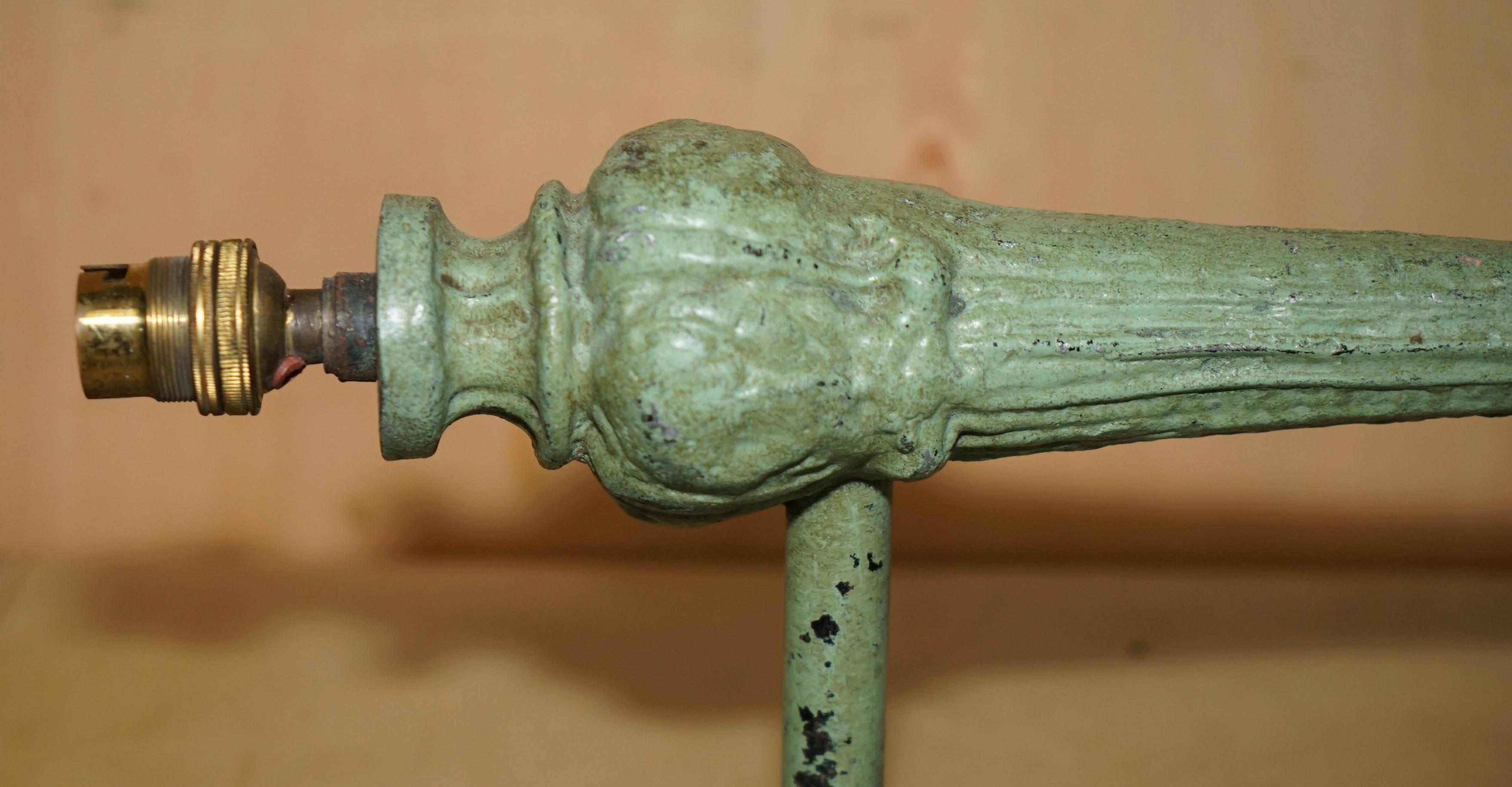 PAIR OF ANTIQUE CIRCA 1920's WALL SCONCES WITH ORIGINAL EARLY GREEN PAINT en venta 9