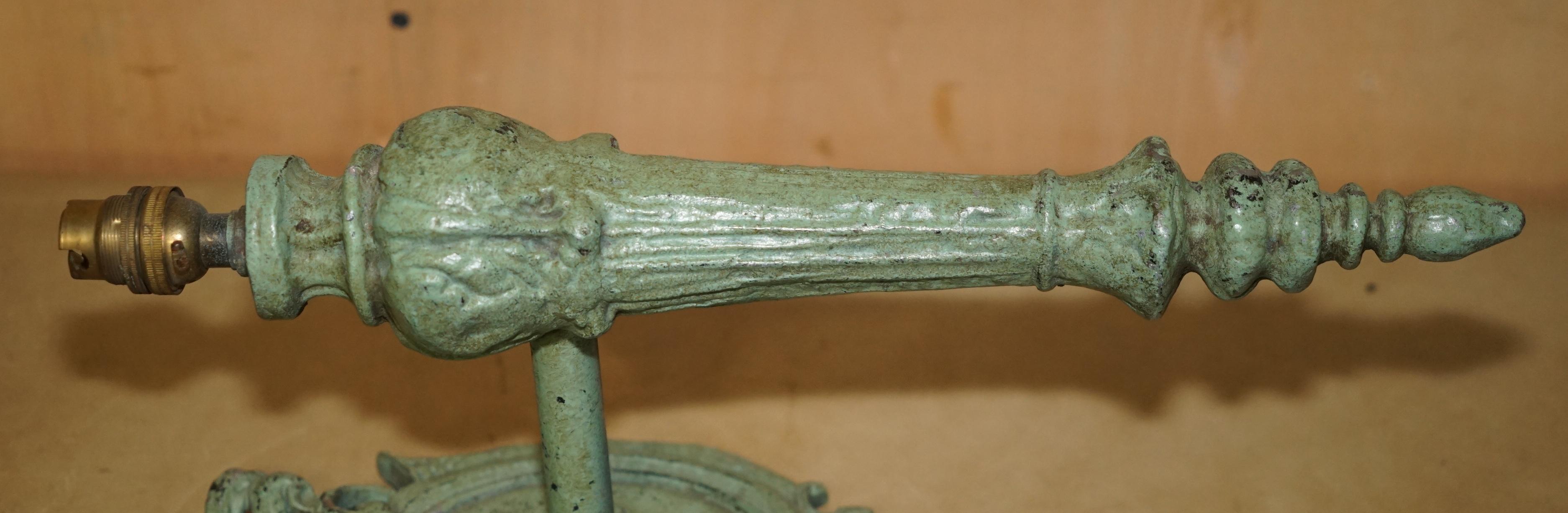 PAIR OF ANTIQUE CIRCA 1920's WALL SCONCES WITH ORIGINAL EARLY GREEN PAINT en venta 1