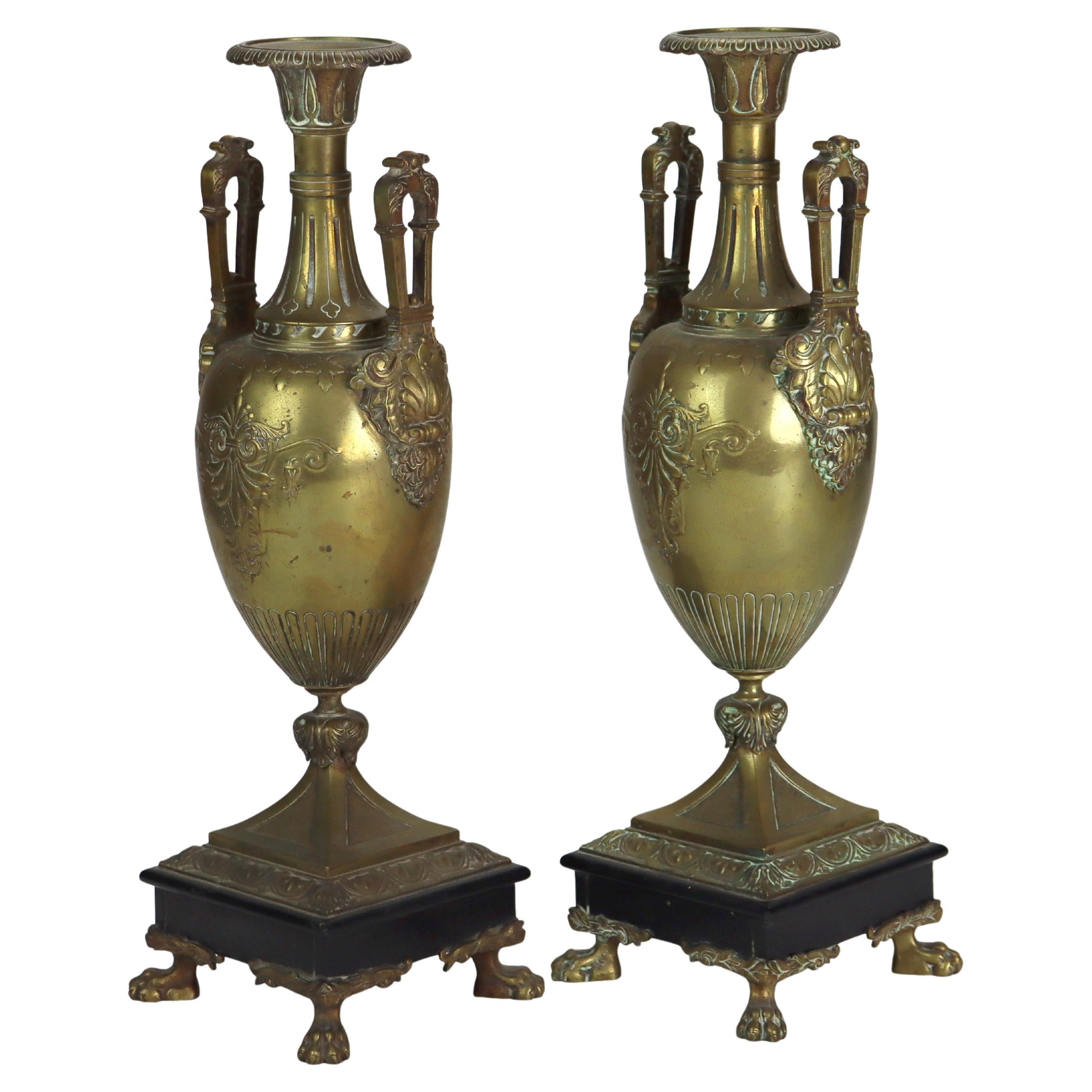 Coppia di antiche urne classiche in bronzo e ardesia, 1890 ca.