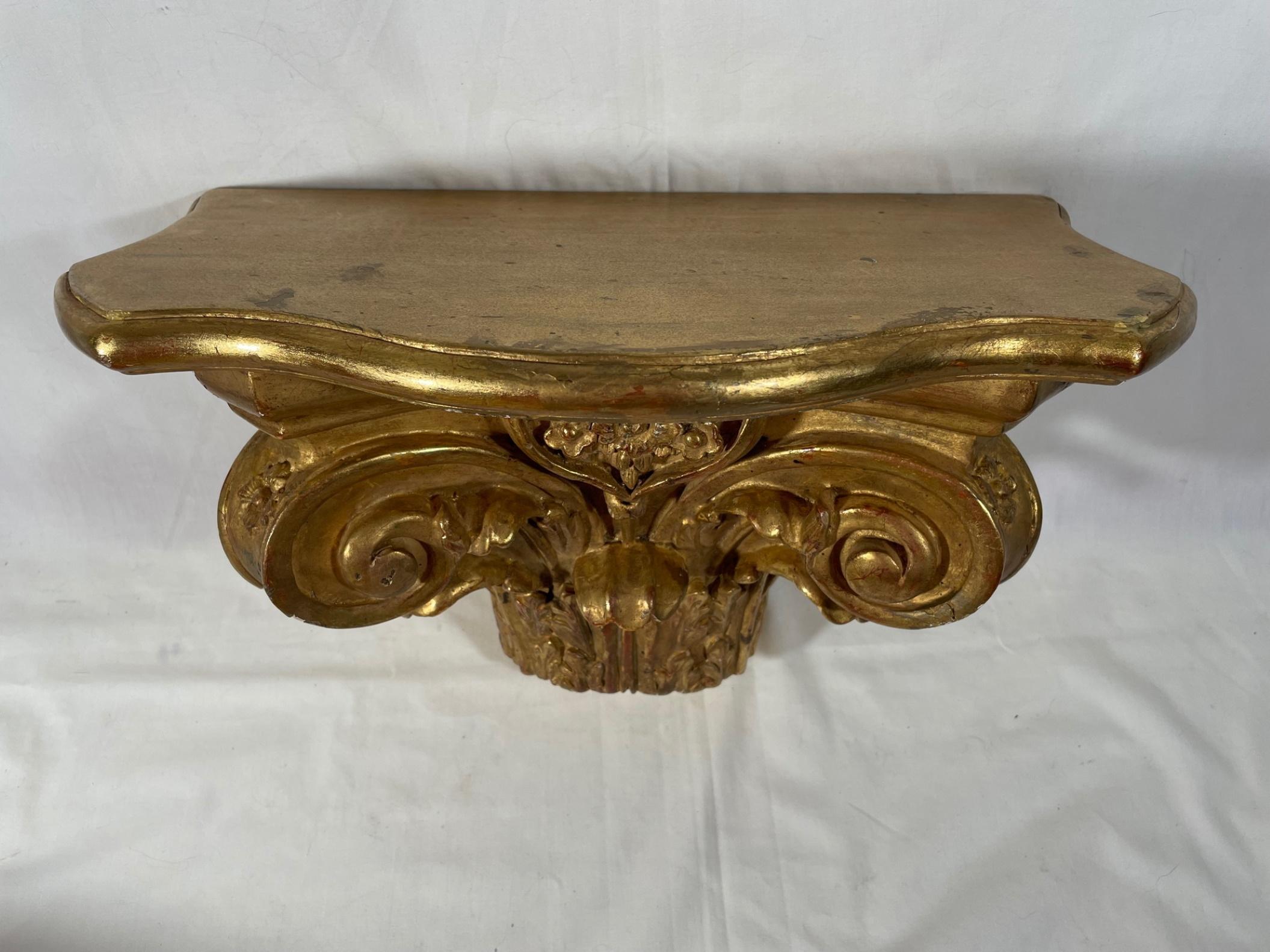 Pair of Antique Corinthian Half Capital Gilded Wood Wall Brackets In Good Condition In Vero Beach, FL