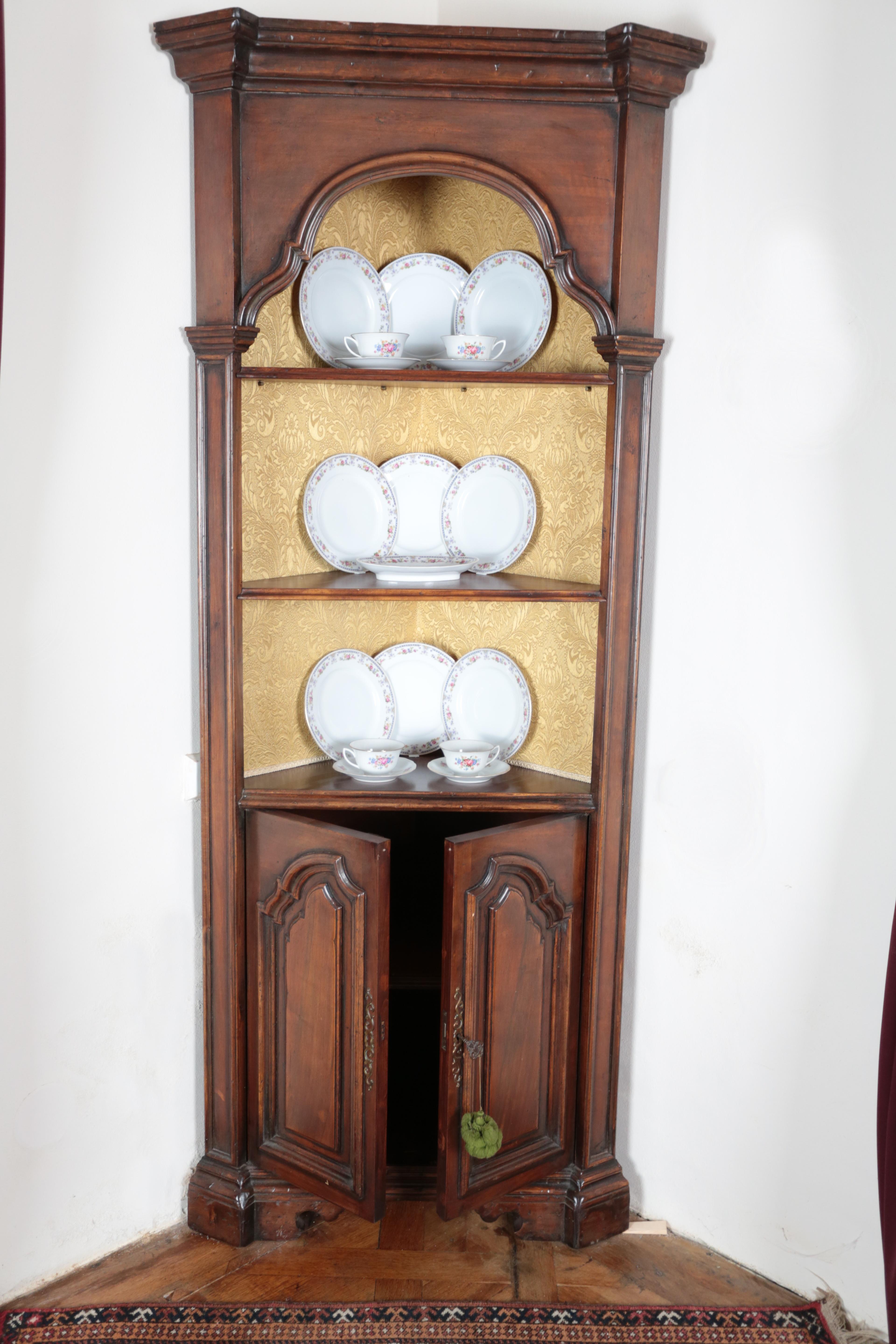 Woodwork Pair of antique corner cabinets For Sale