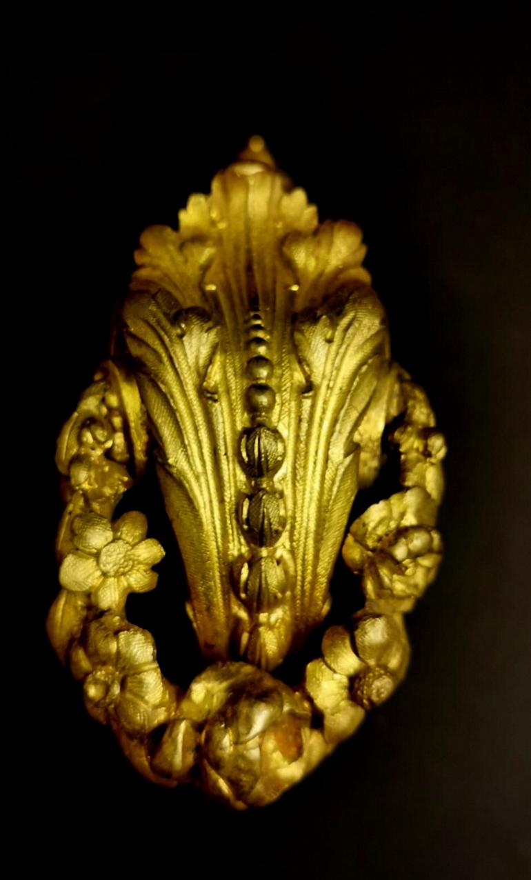 Louis XVI  French Pair of  Curtains Hooks 'Embrasses' in Gilded Bronze 1780 5