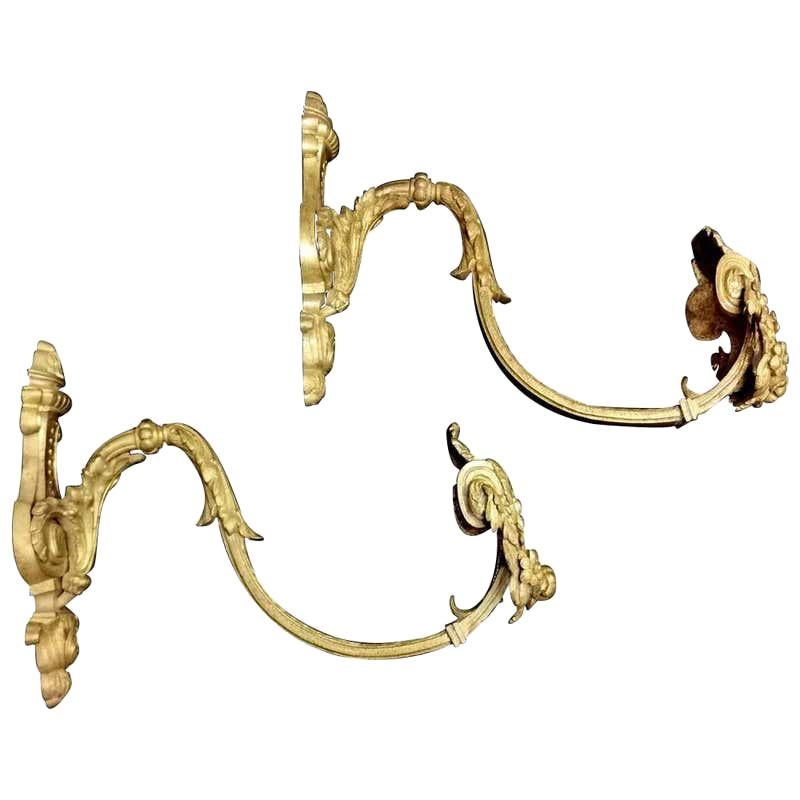 Pair of Antique Curtains Hooks 'Embrasses' in Solid Gilded Bronze and Chiseled
