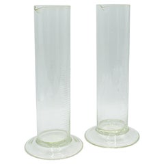 Paire de gobelets anciens Customs & Excise Measures, anglais, en verre gravé C.1920