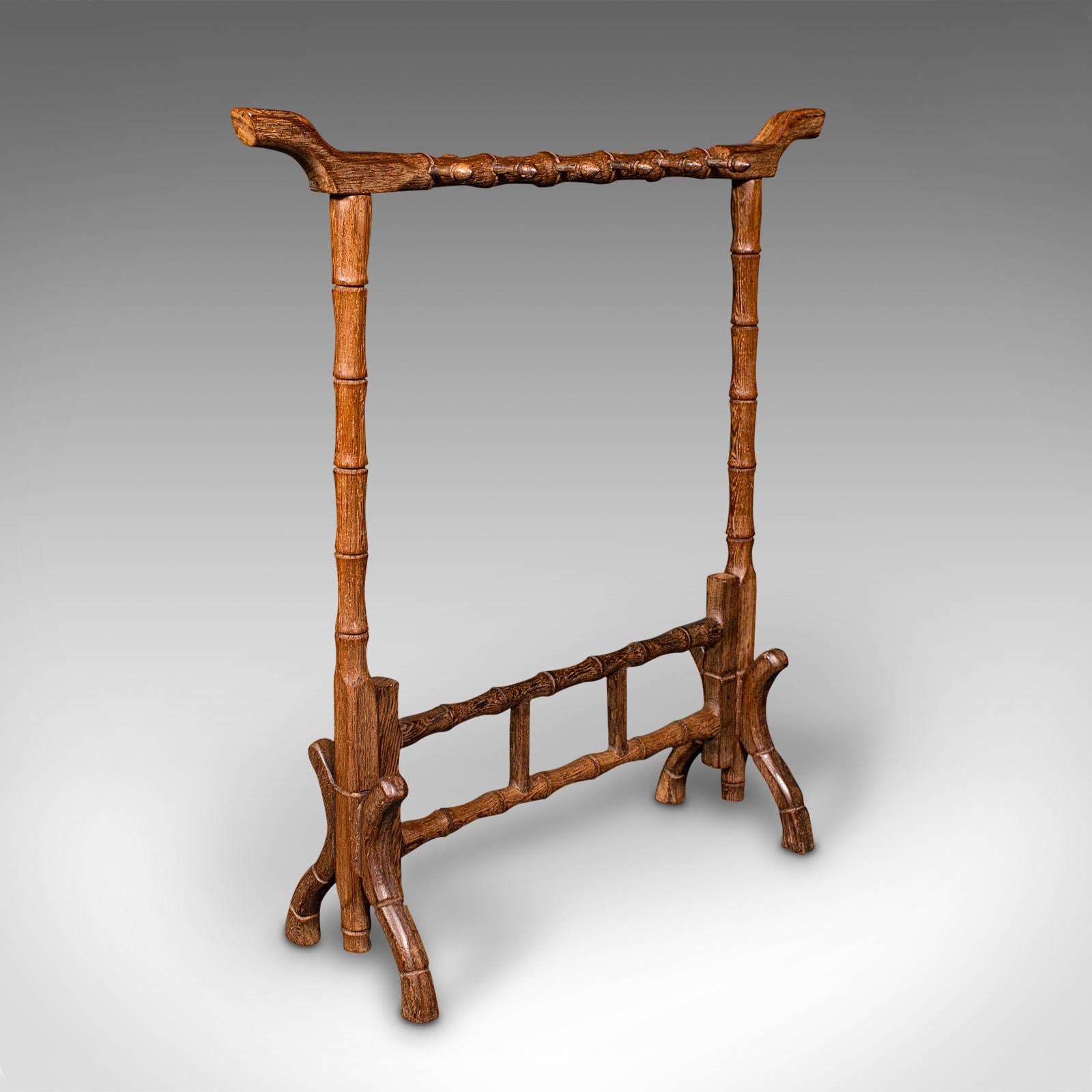 Teak Coppia di antichi poggiacucchiai decorativi, giapponesi, in teak, da cucina, vittoriani in vendita