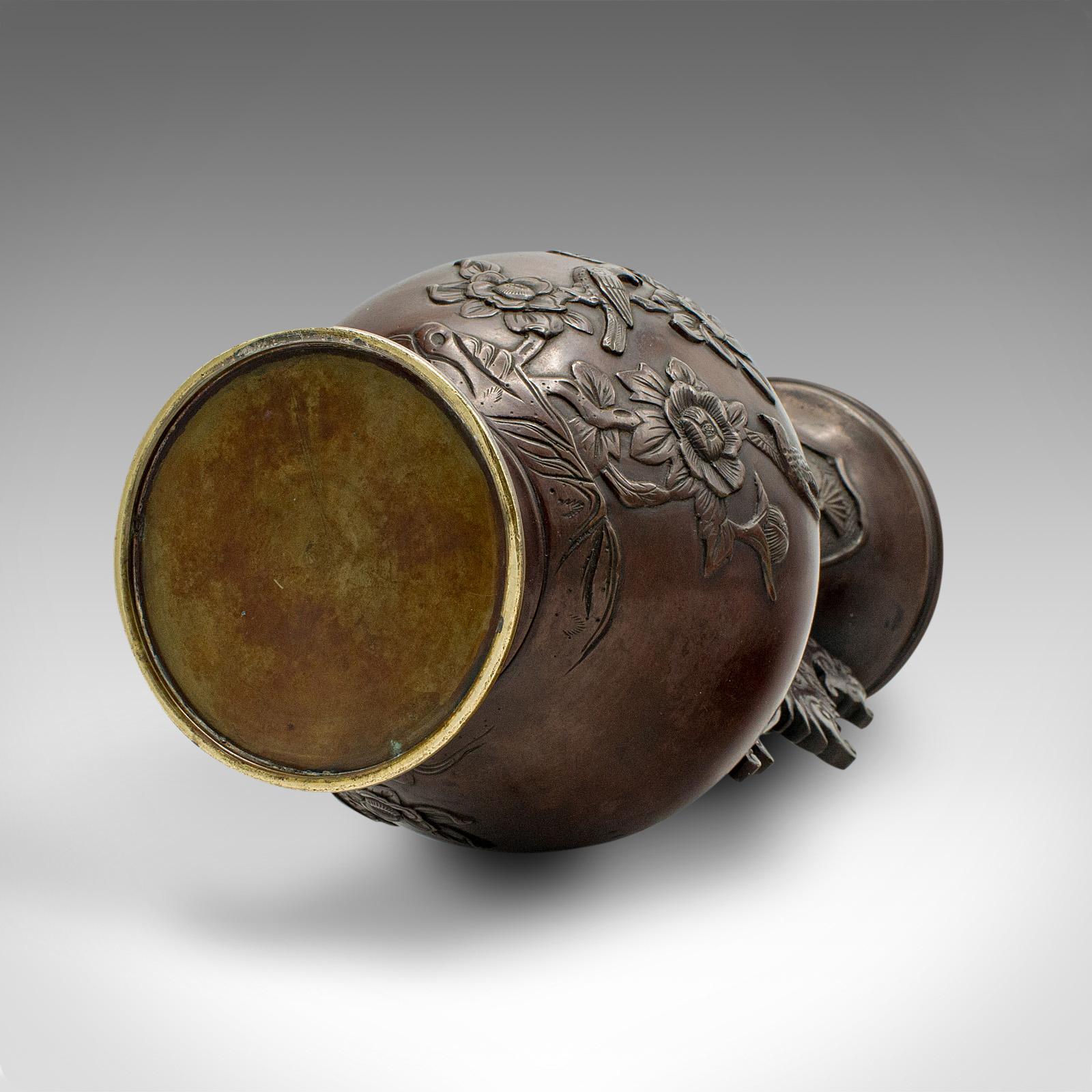 Pair Of Antique Decorative Urns, Japanese, Bronze, Vase, Edo Period, Victorian For Sale 6