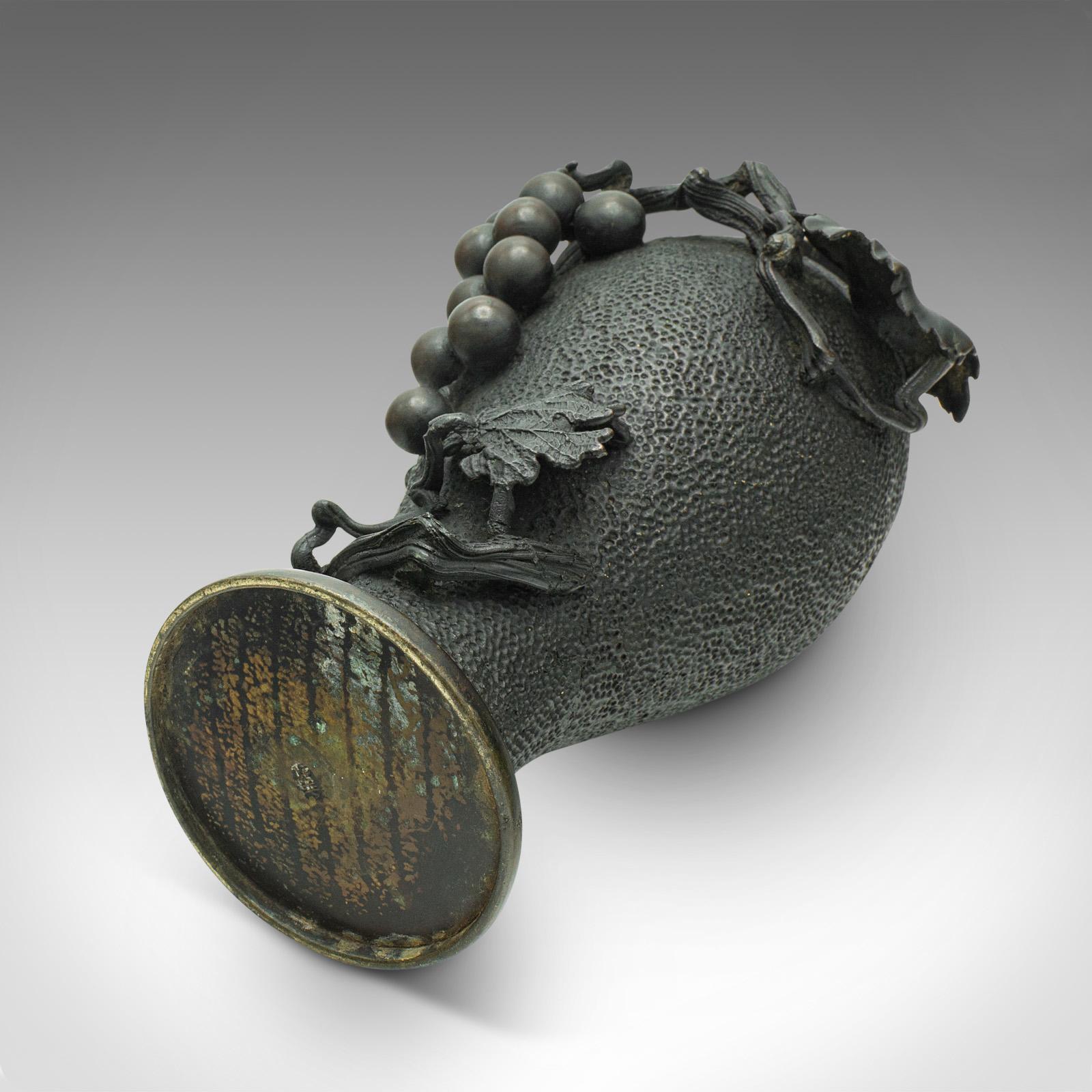 Coppia di vasi decorativi antichi, giapponesi, a balaustro in bronzo, Meiji, vittoriani in vendita 4
