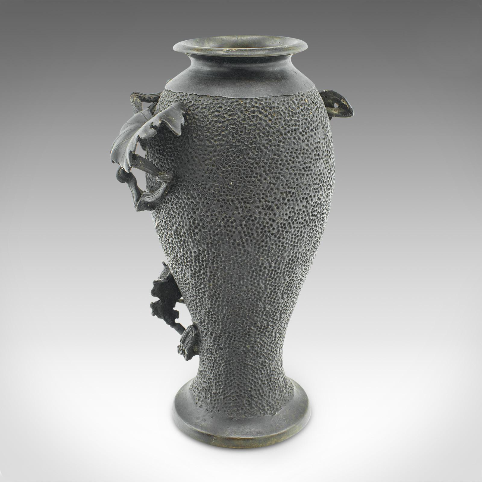 Coppia di vasi decorativi antichi, giapponesi, a balaustro in bronzo, Meiji, vittoriani in vendita 2