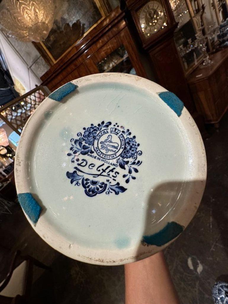 Porcellana Coppia di vasi antichi Delft blu e bianchi di Royal Sphinx in vendita