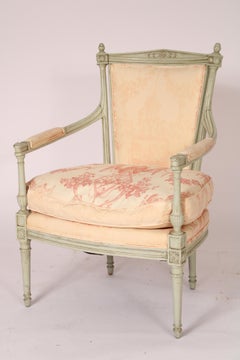 Paar antike bemalte Sessel im Directoire-Stil