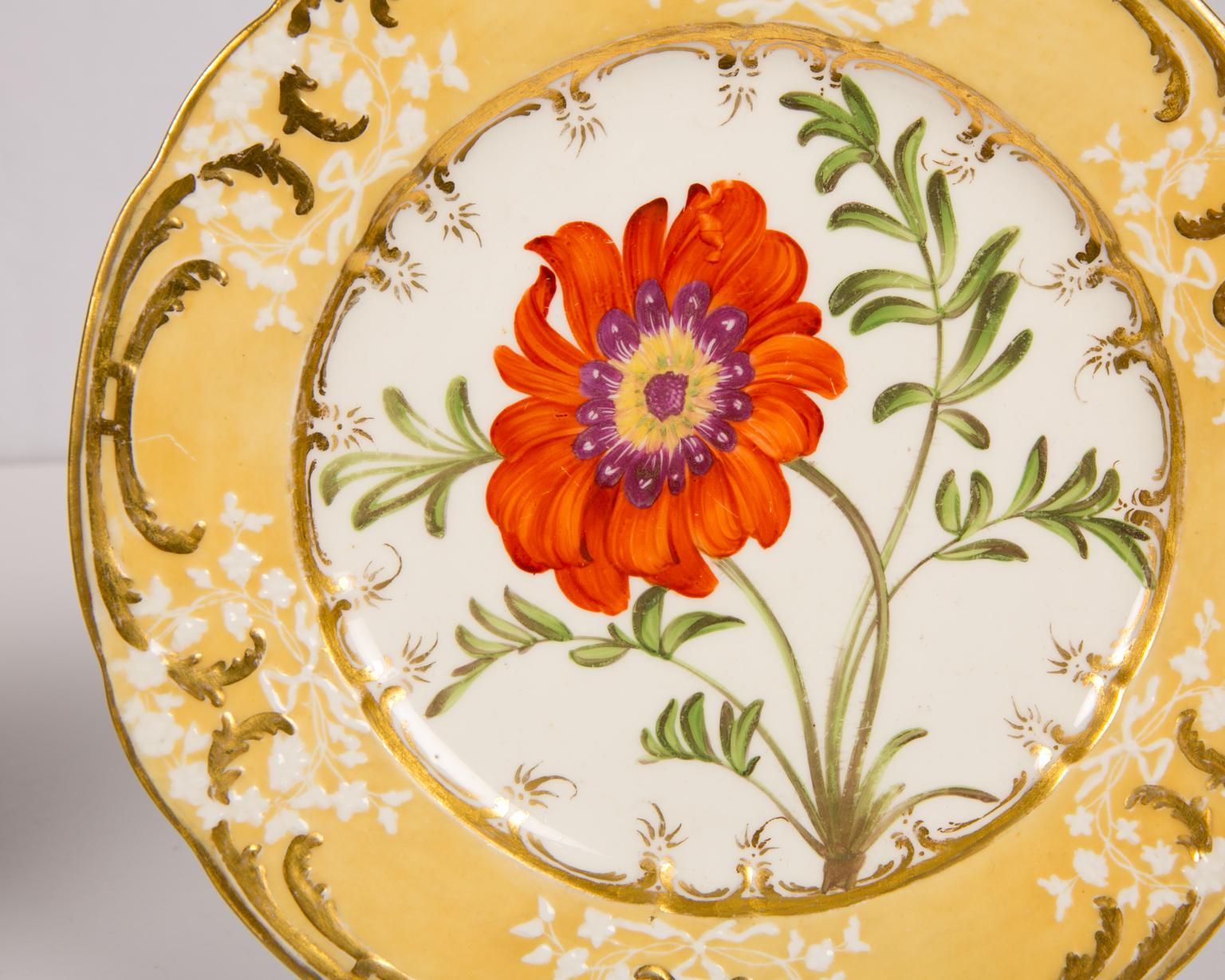Pair of Antique Dishes with Single Hand-Painted Flower circa 1825 In Excellent Condition In Katonah, NY