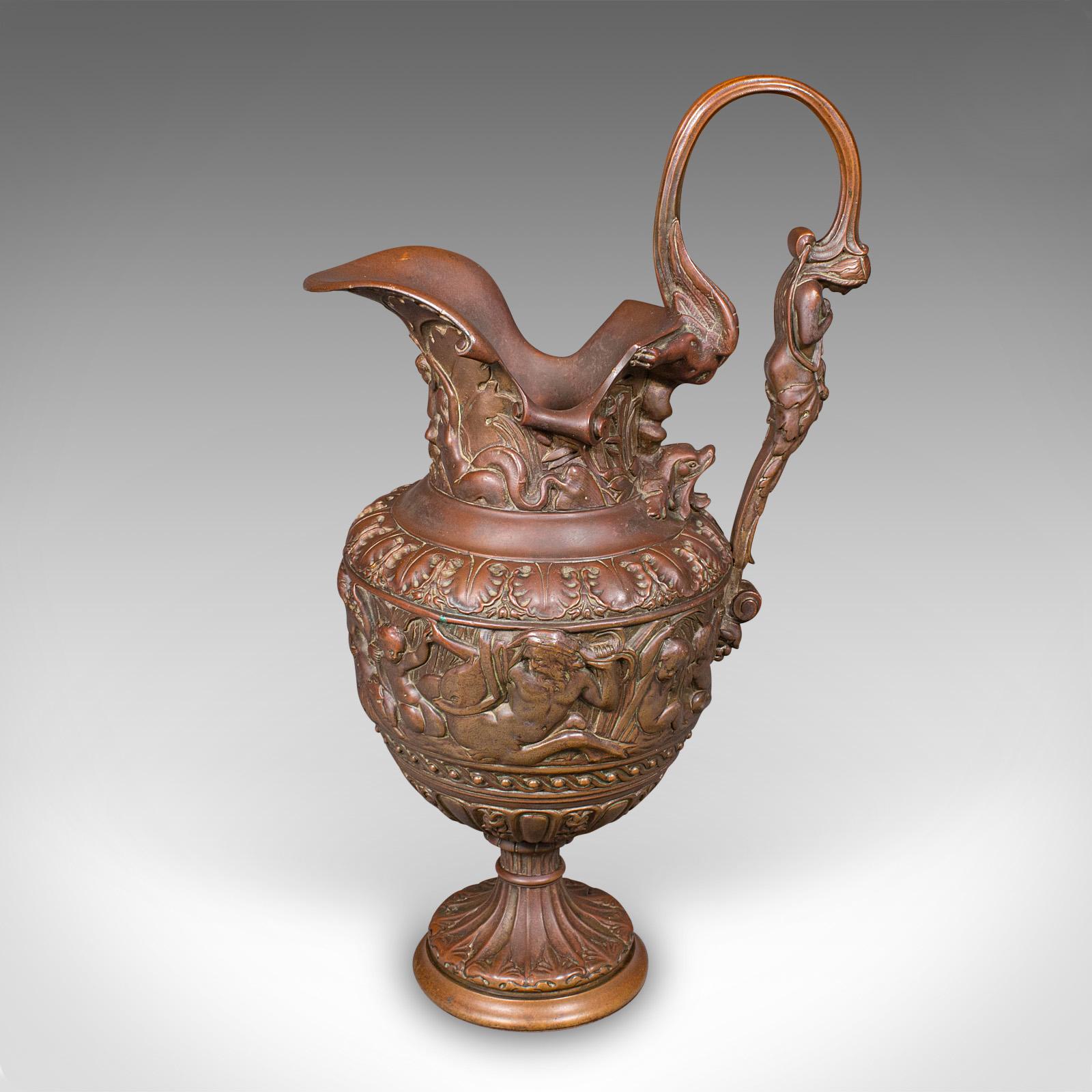 Bronze Paire d'urnes anciennes, italiennes, en bronze, aiguières, décor de grand tour, victoriennes en vente