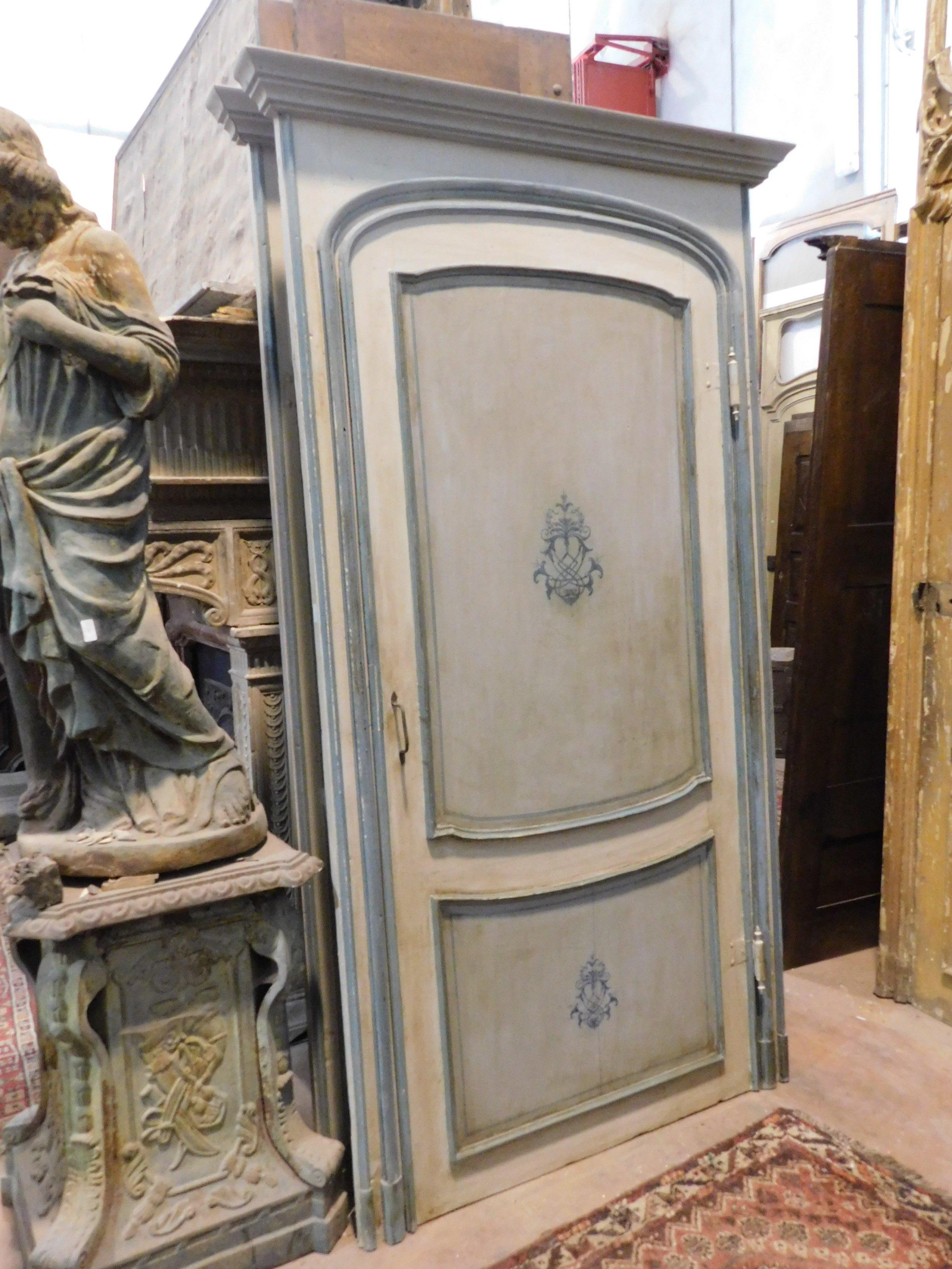 Pair of Antique Doors Painted with Frame, Blue and Gray with Frame, 1700, Italy For Sale 4
