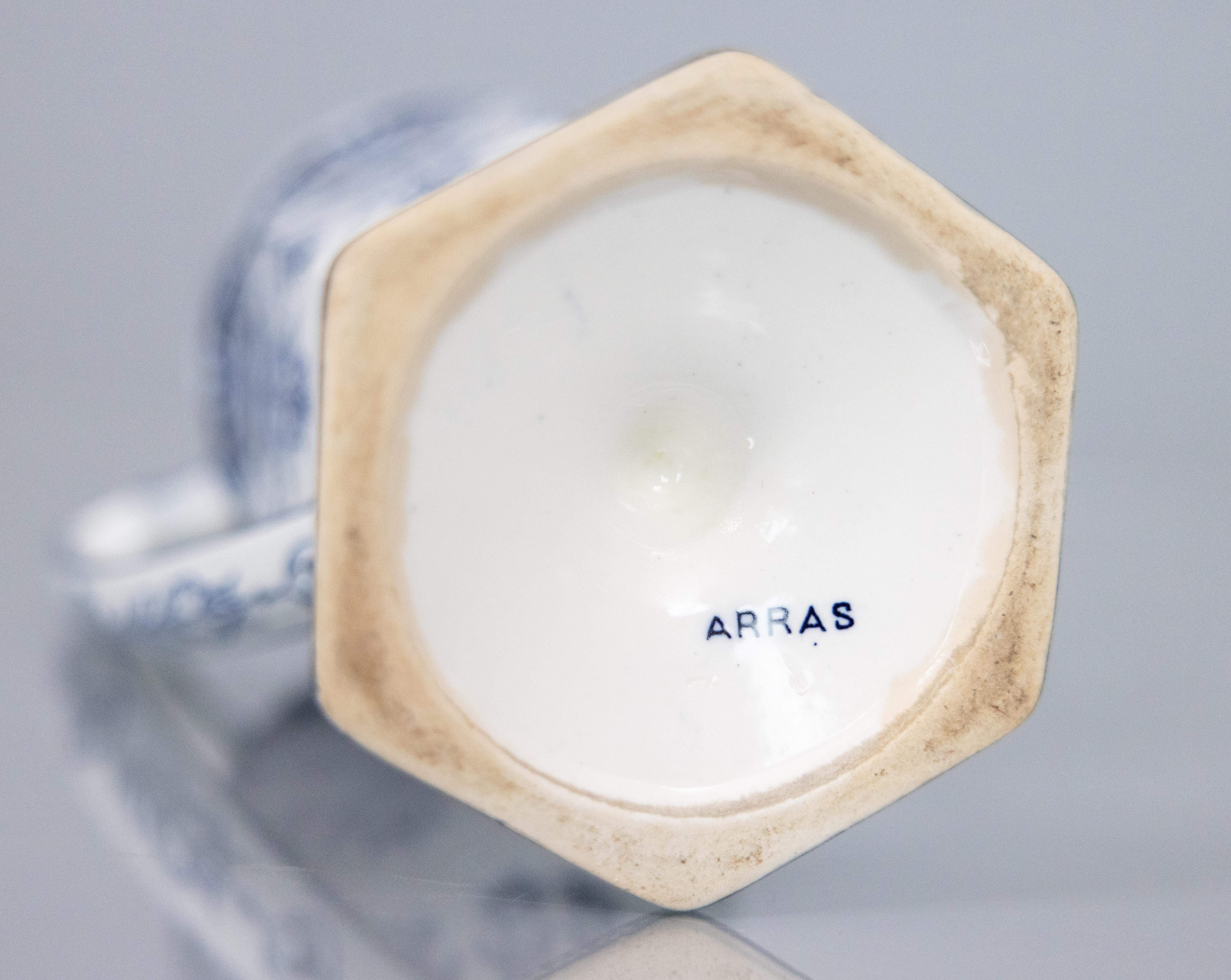 Coppia di antichi vasi da ornamento floreali olandesi Delft, circa 1920 in vendita 5