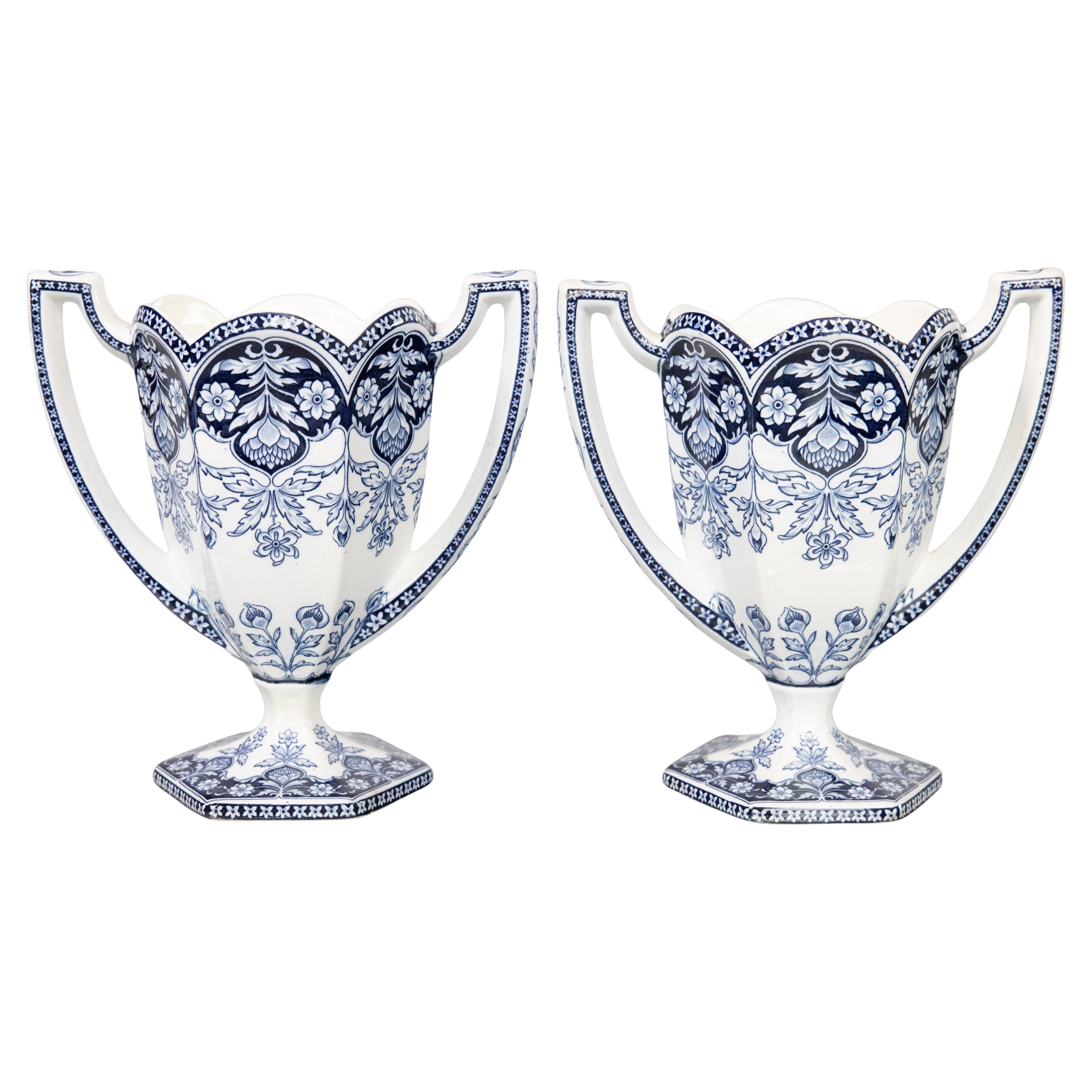 Coppia di antichi vasi da ornamento floreali olandesi Delft, circa 1920