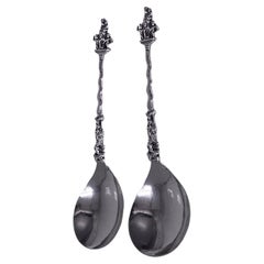 Pareja de antiguas cucharas figuradas holandesas de plata, c.1890