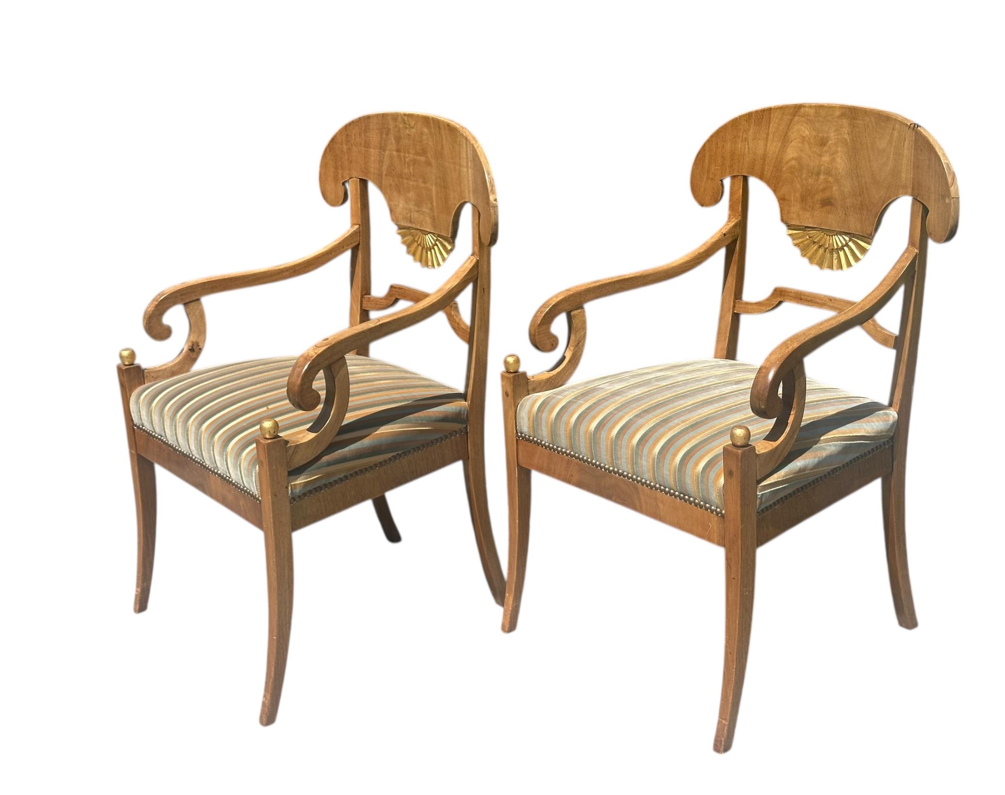 Pareja de sillones Biedermeier antiguos de principios del siglo XIX Austríaco en venta