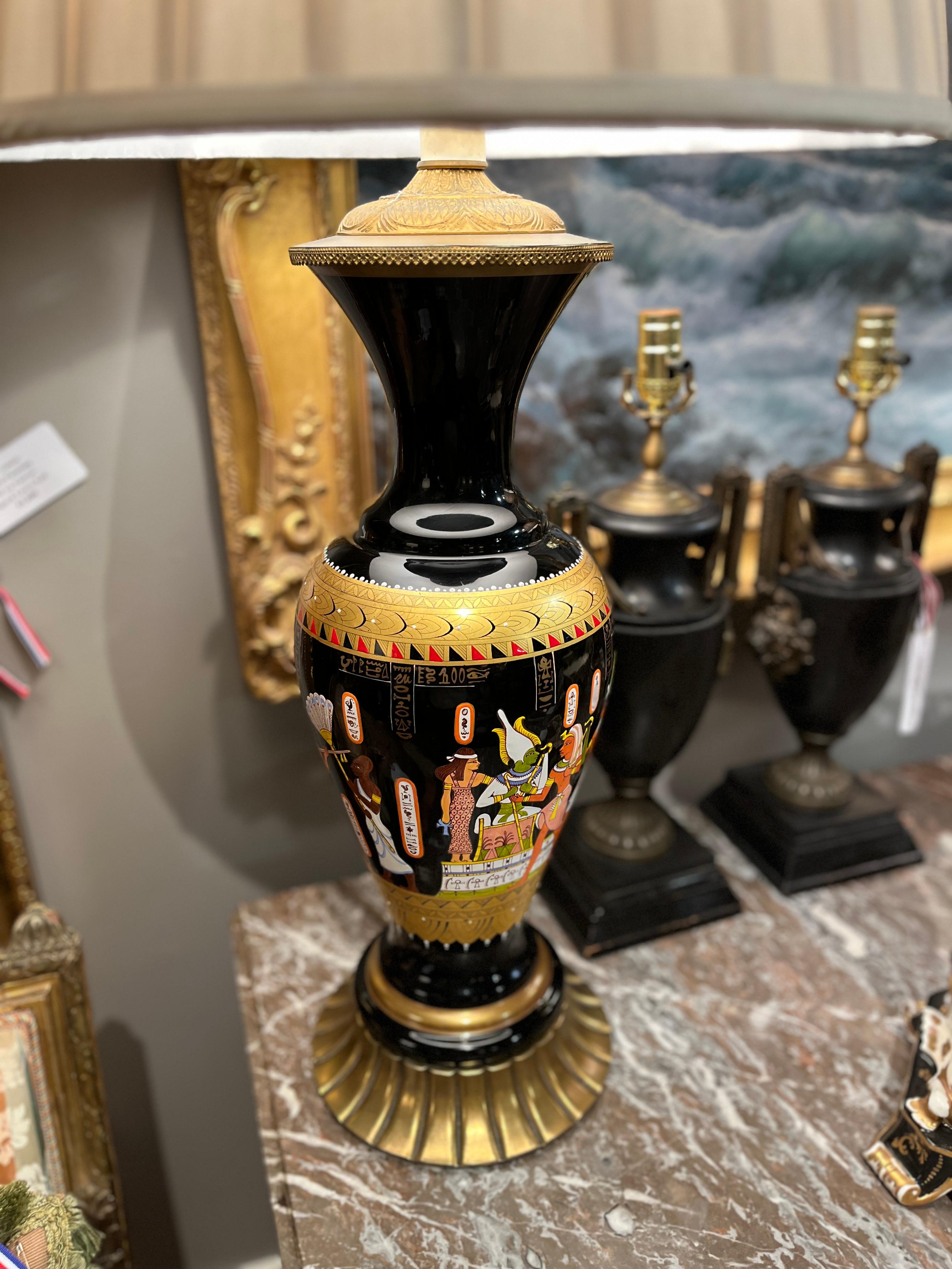 Edwardian Pair of Antique Early 20th Century Paris Porcelain Egyptian Revival Lamps For Sale