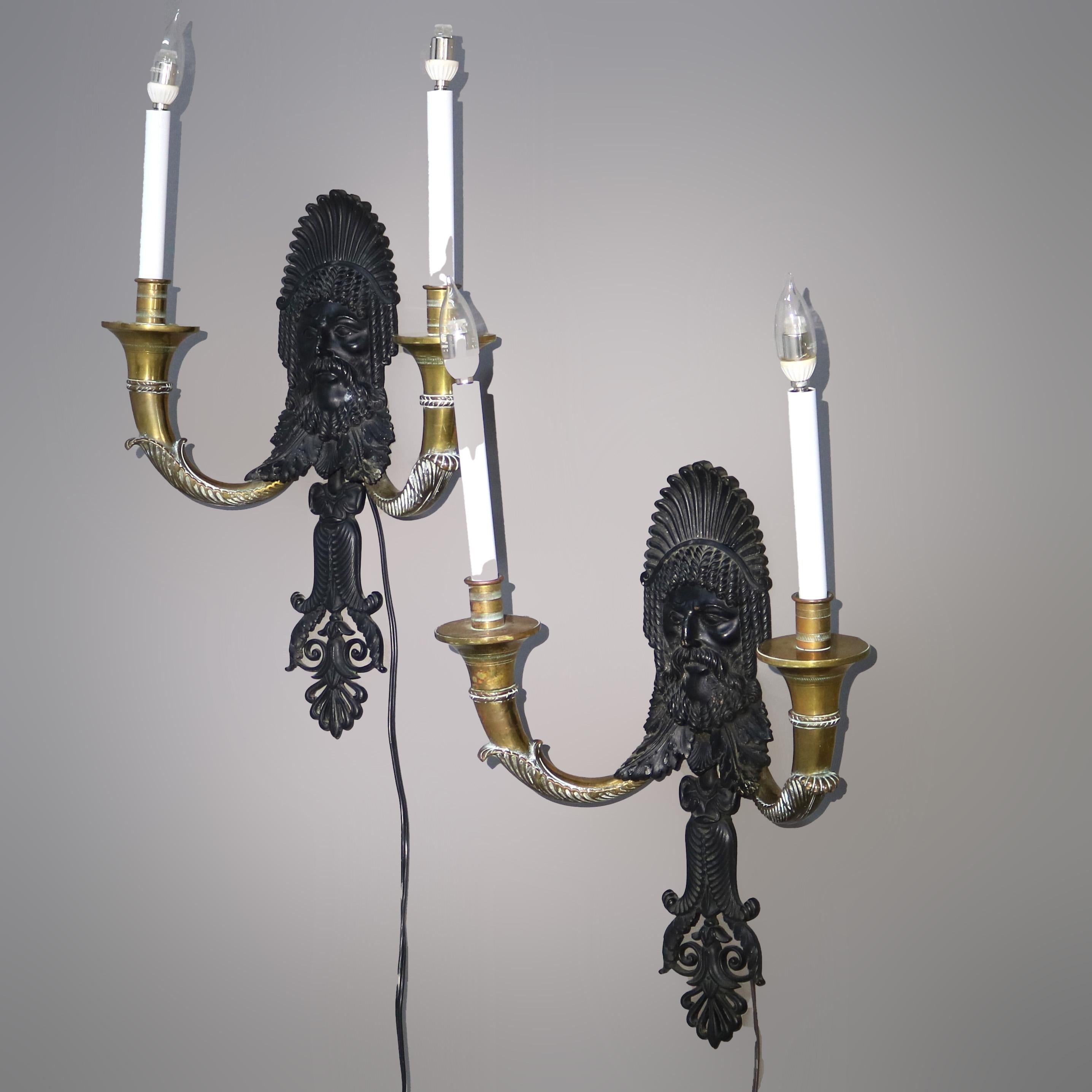 Pareja de apliques antiguos de bronce ebonizado y latón con la figura de un jefe indio C1920 en Bueno estado para la venta en Big Flats, NY