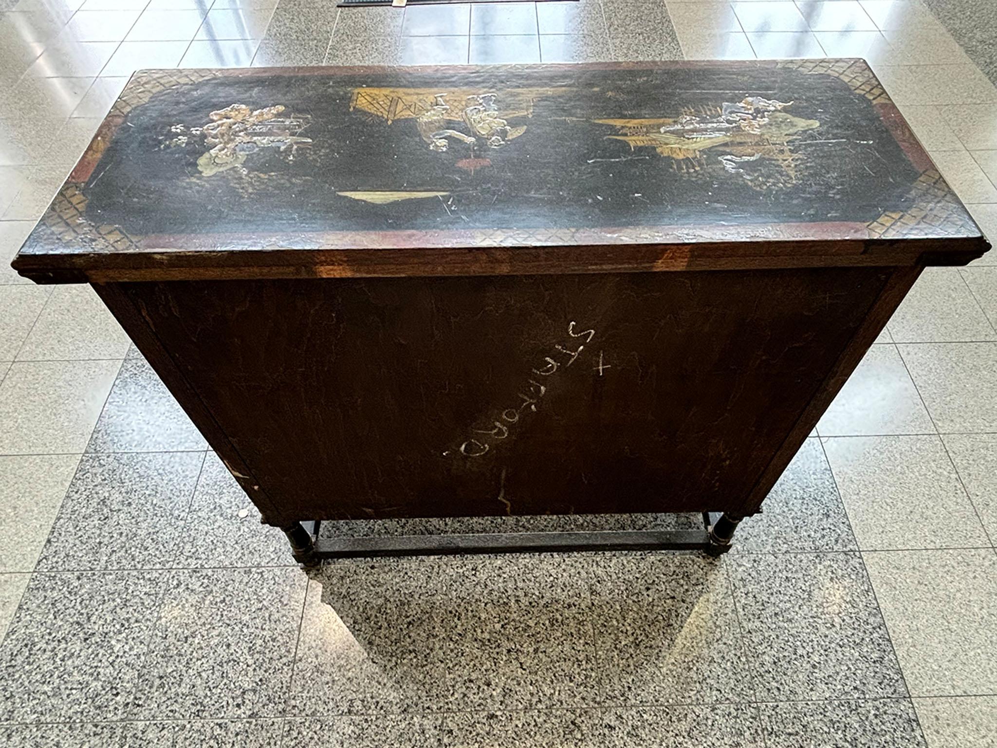 XIXe siècle Paire d'anciens armoires chinoiseries ébénisées en vente