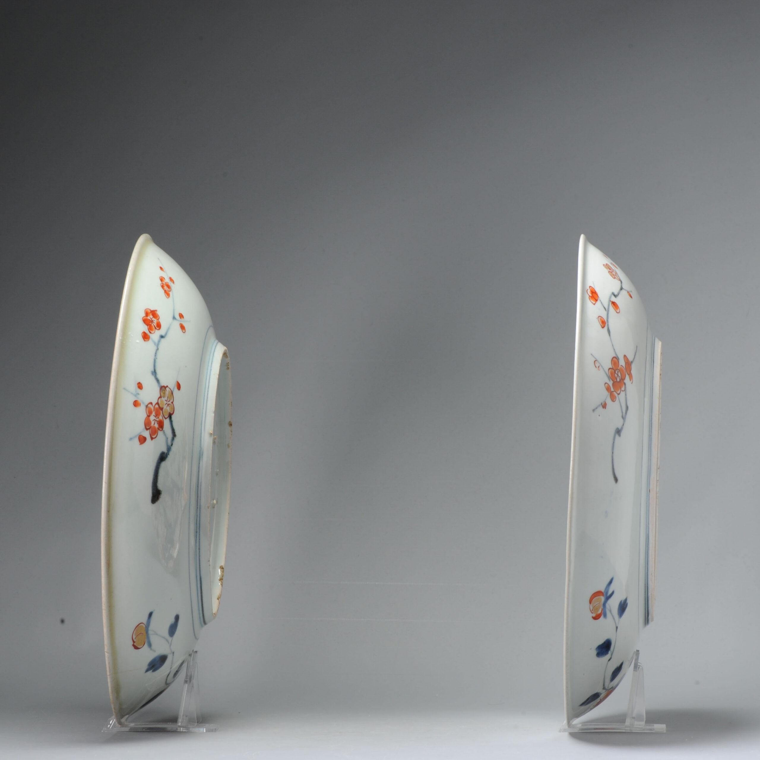 Pair of Antique Edo Imari Japanese Bowls Porcelain Chargers Arita, 1680-1700 In Good Condition In Amsterdam, Noord Holland