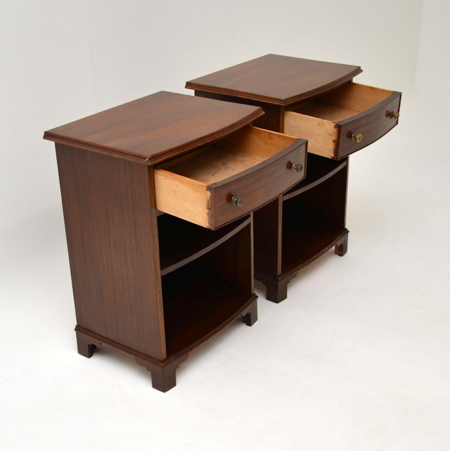 20th Century Pair of Antique Edwardian Bedside Cabinets