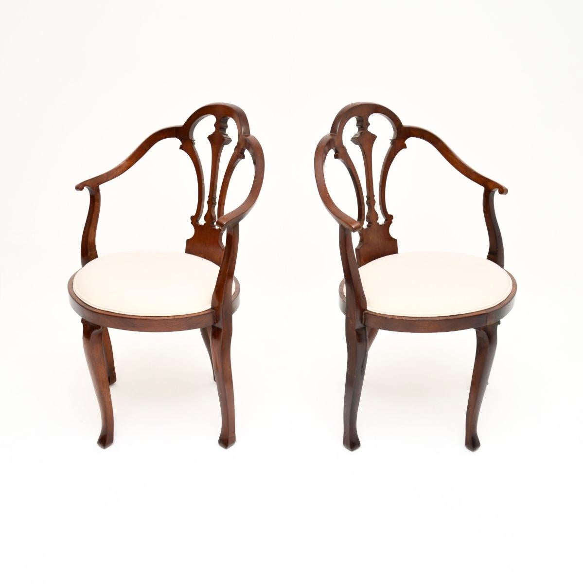 British Pair of Antique Edwardian Open Armchairs For Sale