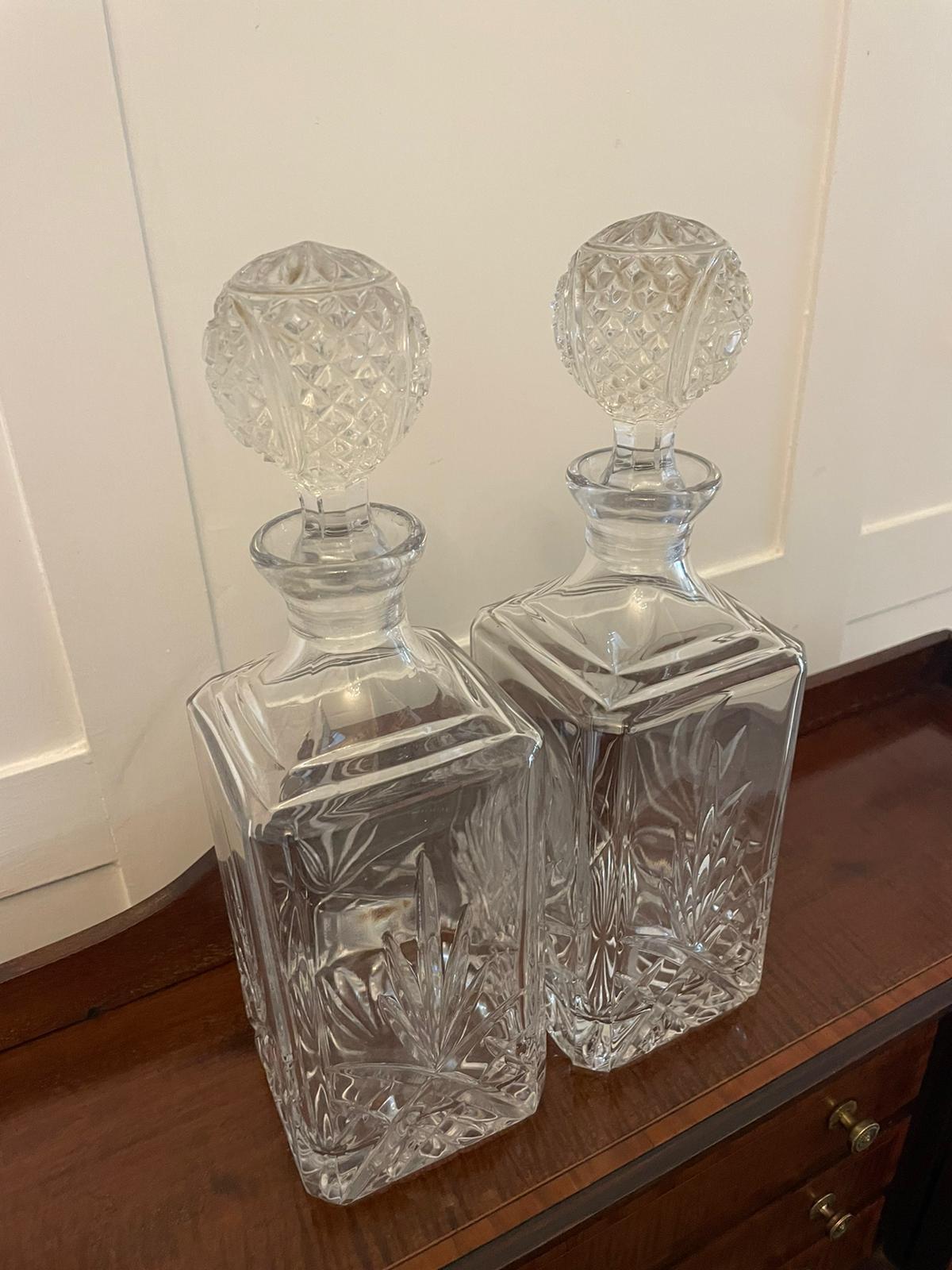 Pareja de decantadores antiguos de cristal tallado de calidad eduardiana en Bueno estado para la venta en Suffolk, GB