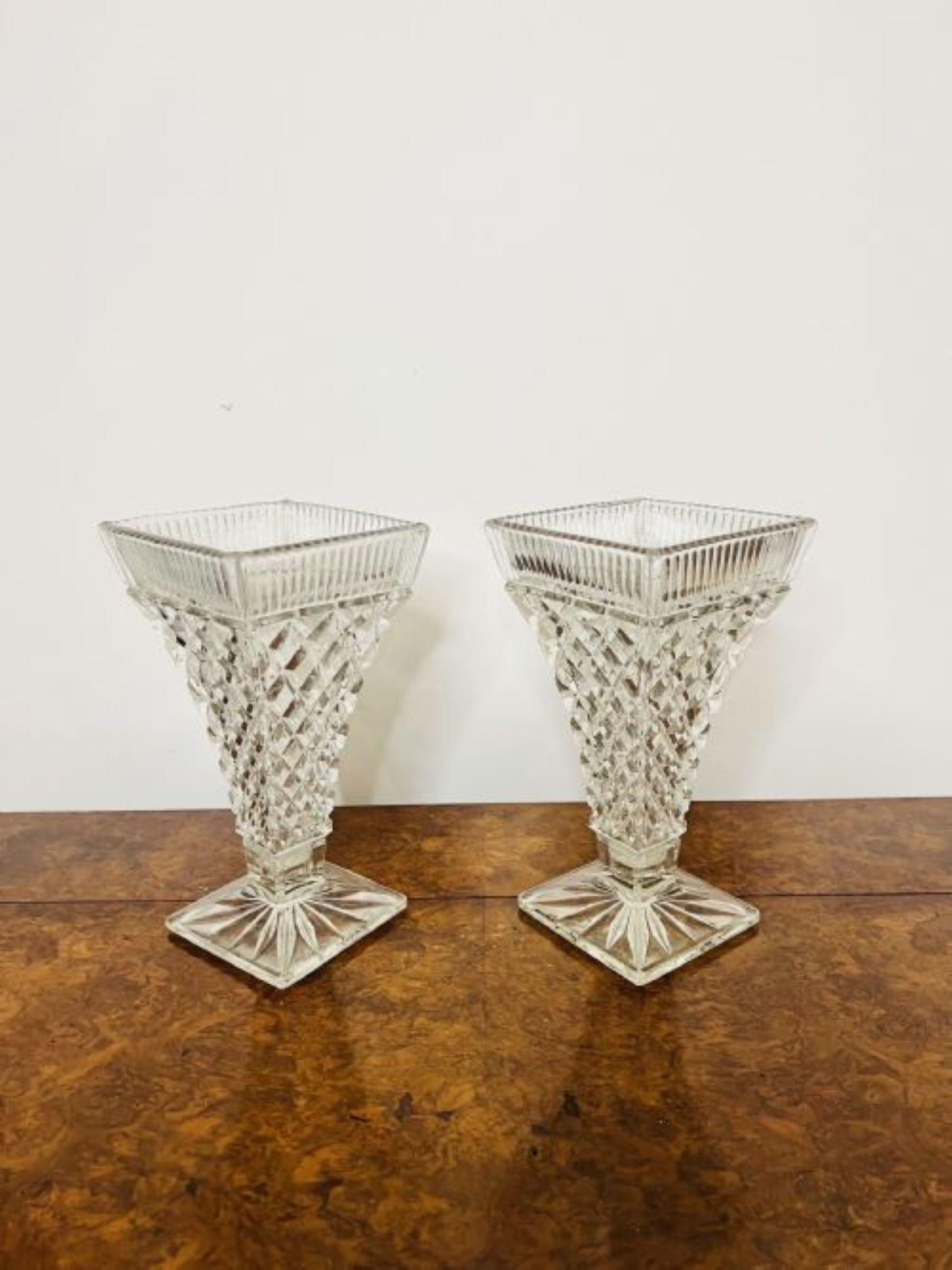 Paar antike Vasen aus geschliffenem Glas in edwardianischer Qualität im Angebot 2