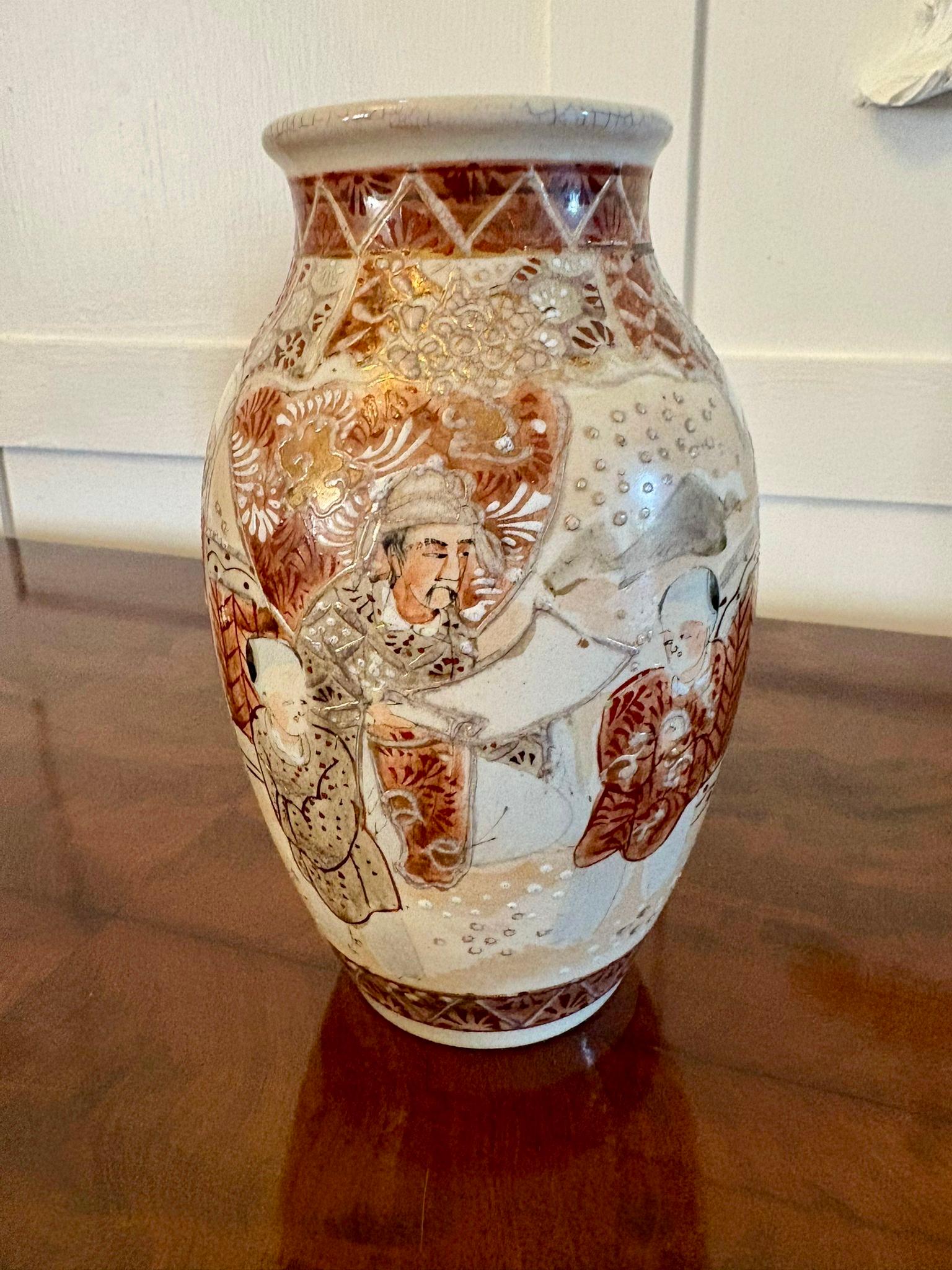 Pair of Antique Edwardian Quality Satsuma Vases In Good Condition For Sale In Suffolk, GB