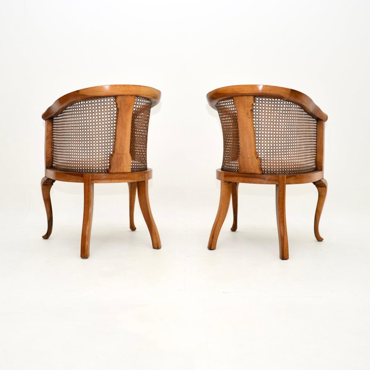 Pair of Antique Edwardian Walnut Cane Back Armchairs In Good Condition For Sale In London, GB
