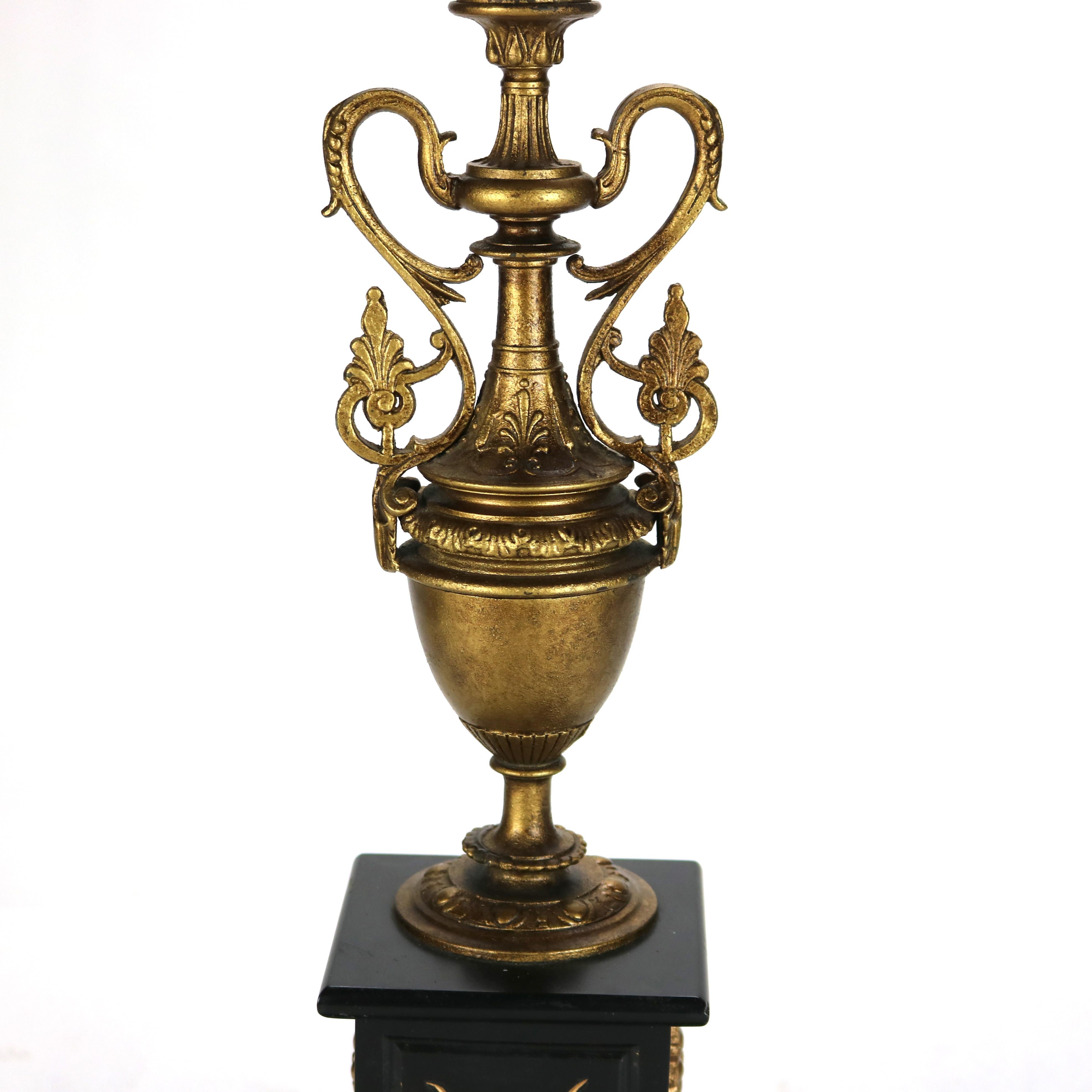 Coppia di antichi candelabri a cinque luci in stile revival egiziano C1890 in vendita 4
