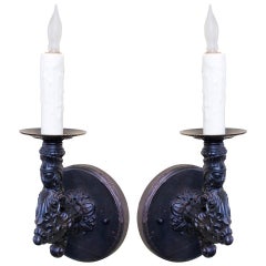Paire d'appliques murales figuratives en fer noir de style Antique Revival