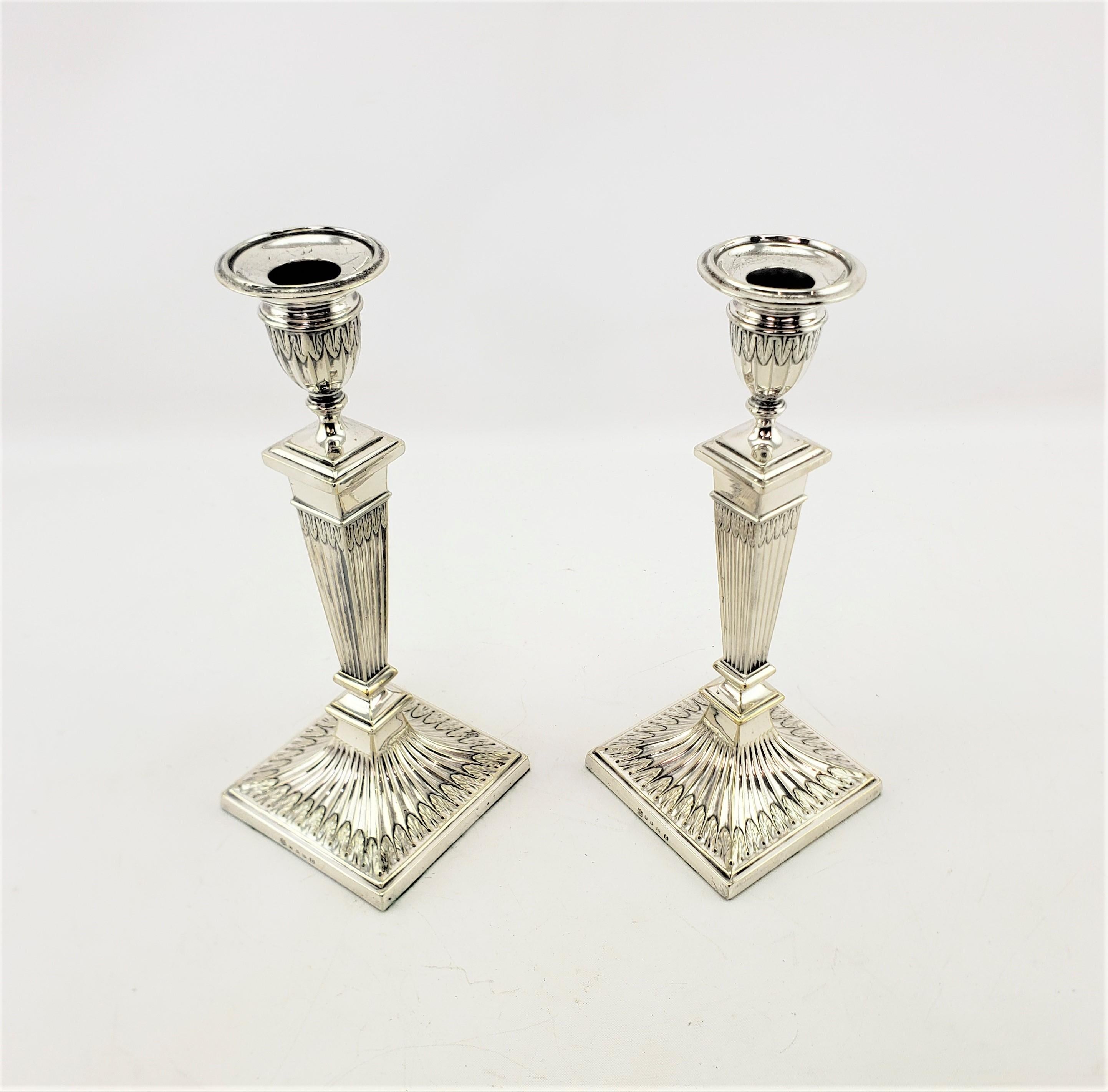 English Pair of Antique Elkington Silver Plated Column Candlesticks with Leaf Decoration For Sale