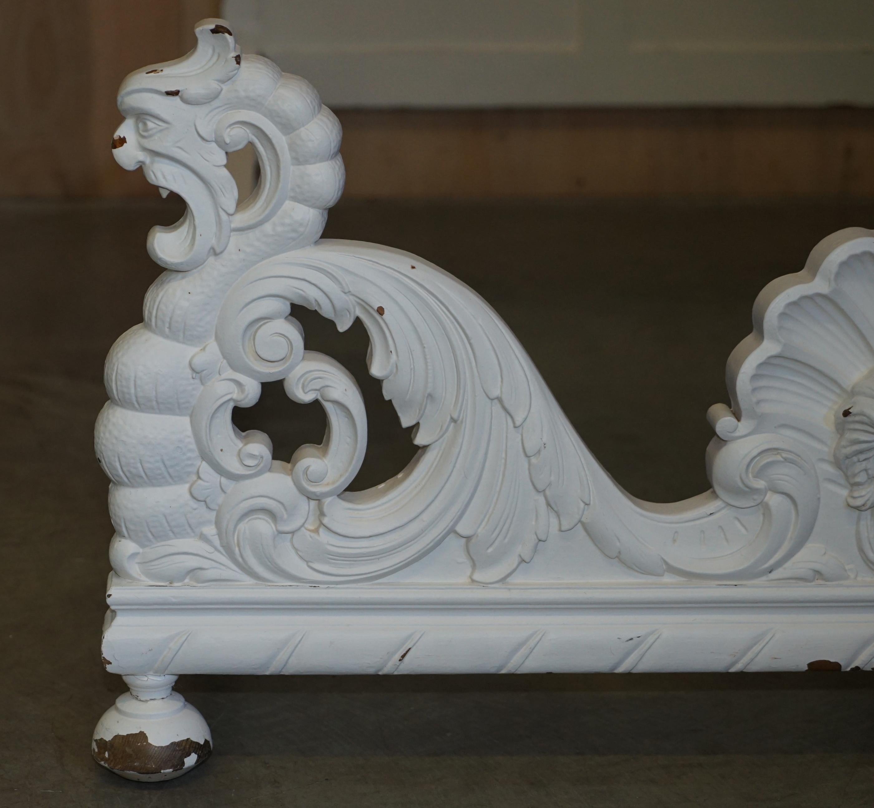 English PAIR OF ANTIQUE ELM CIRCA 1880 BEDSTEADS BED FRAMES ORNATE HAND CARVED DETAiLING For Sale
