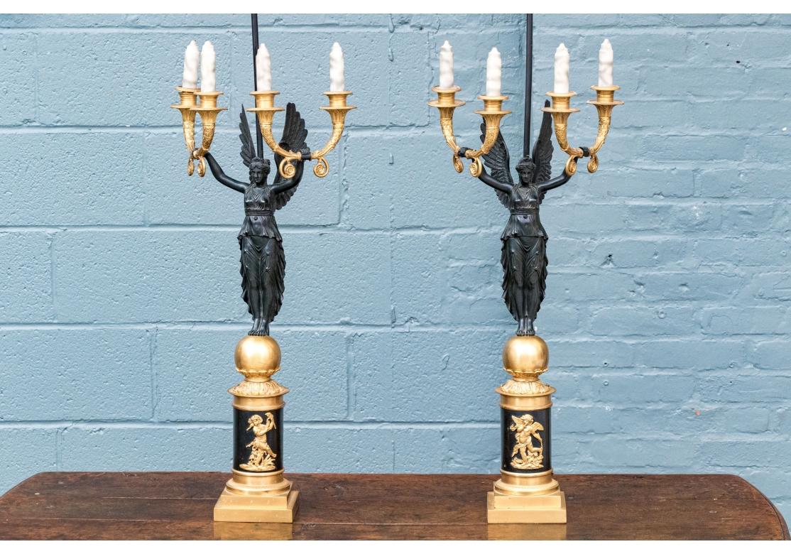 Pareja De Lámparas De Mesa De Bronce Dore Figurales Antiguas De Estilo Imperio Con Pantallas en venta 6