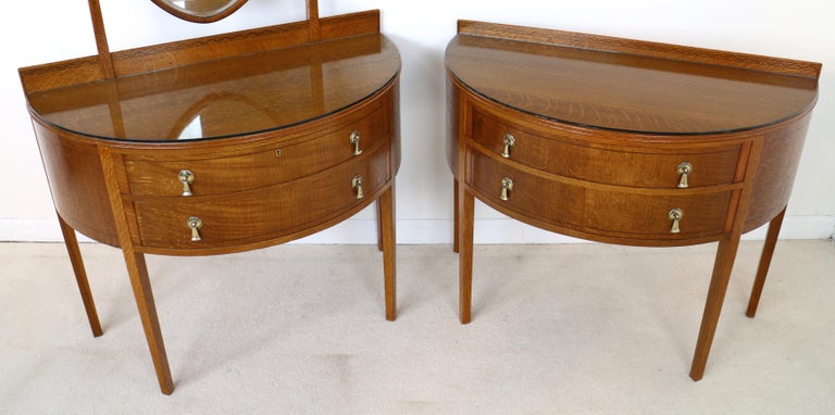 20th Century Pair of Antique English Arts & Crafts Oak Inlaid Dressing Table Chests For Sale