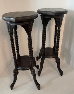 Paar antike englische Barley Twist-Kerzenständer in Herzform