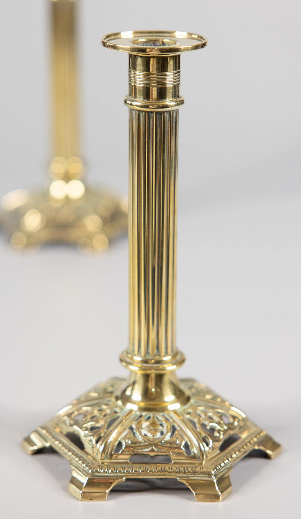 Pair of Antique English Brass Candlesticks, circa 1890 In Good Condition In Pearland, TX