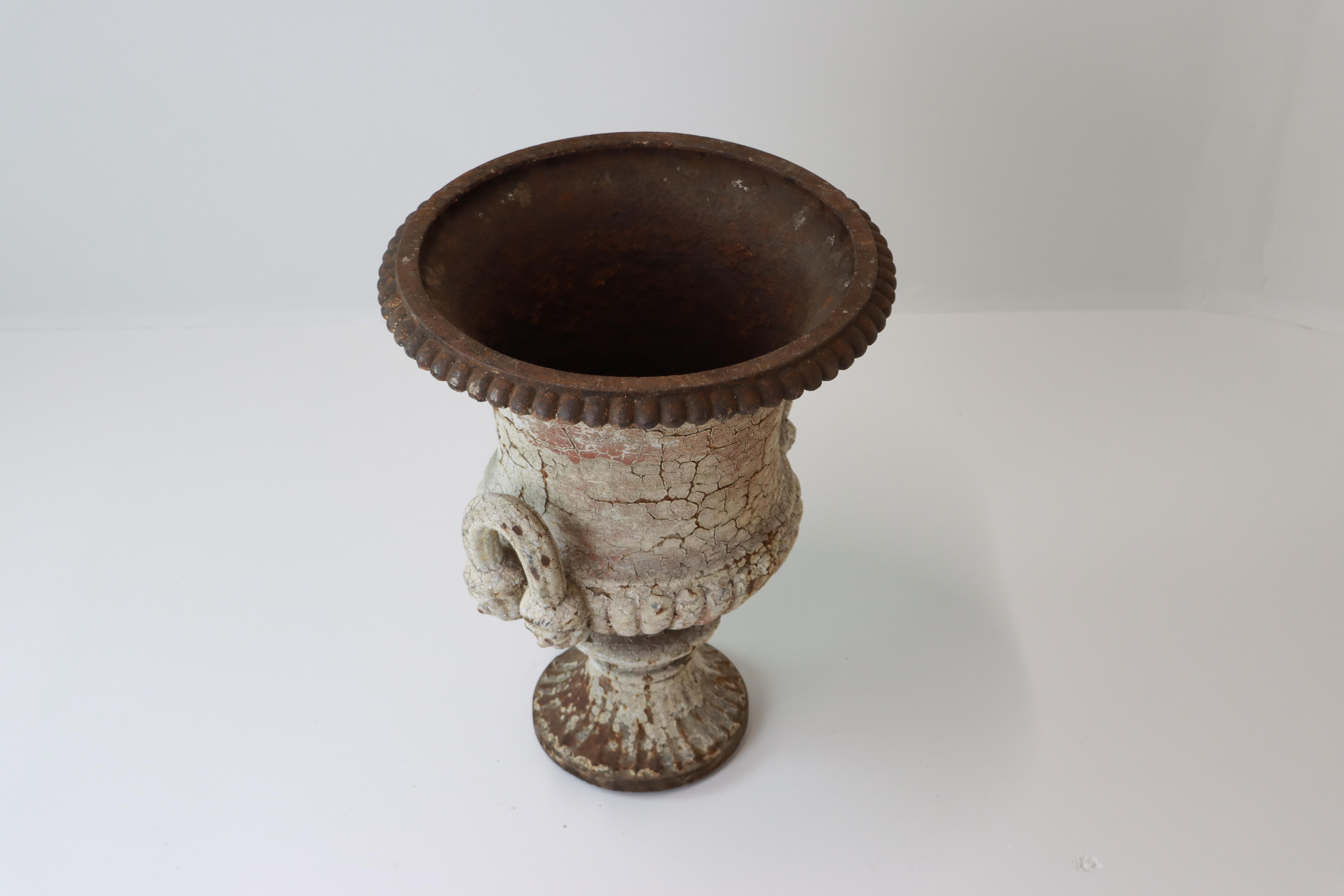 Pair of Antique English Campana Urns In Good Condition For Sale In Calgary, Alberta