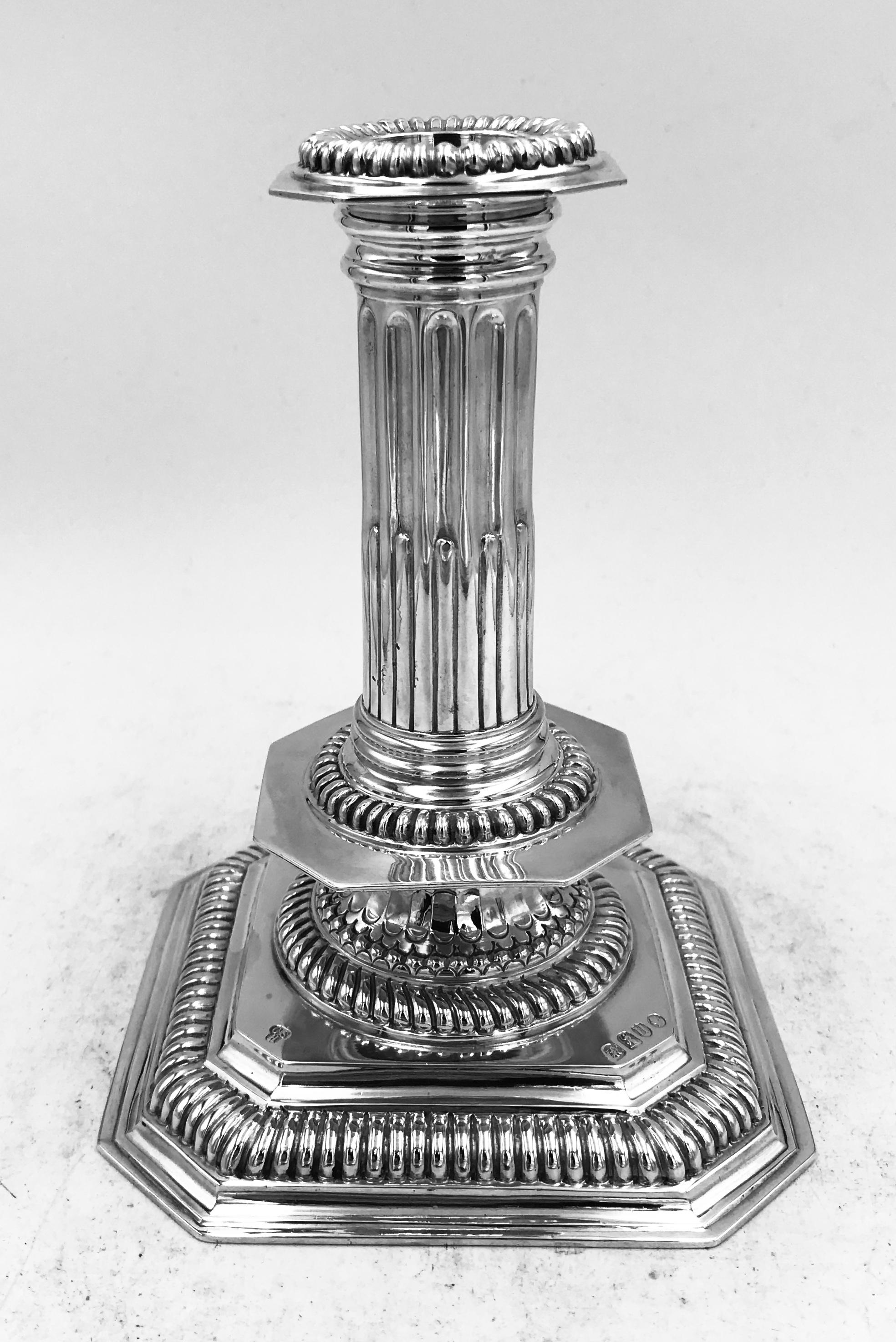 Pair of Antique English Sterling Silver Candlesticks In Good Condition For Sale In London, GB