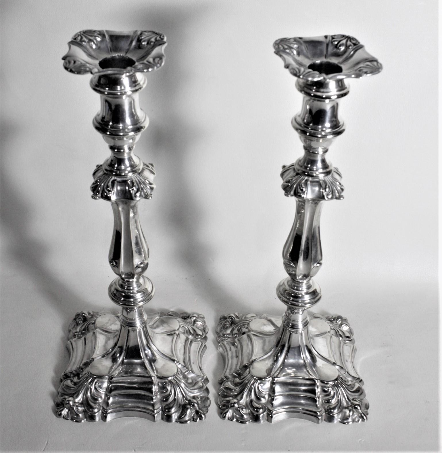 Metal Pair of Antique English Edwardian Silver Plated Candlesticks For Sale