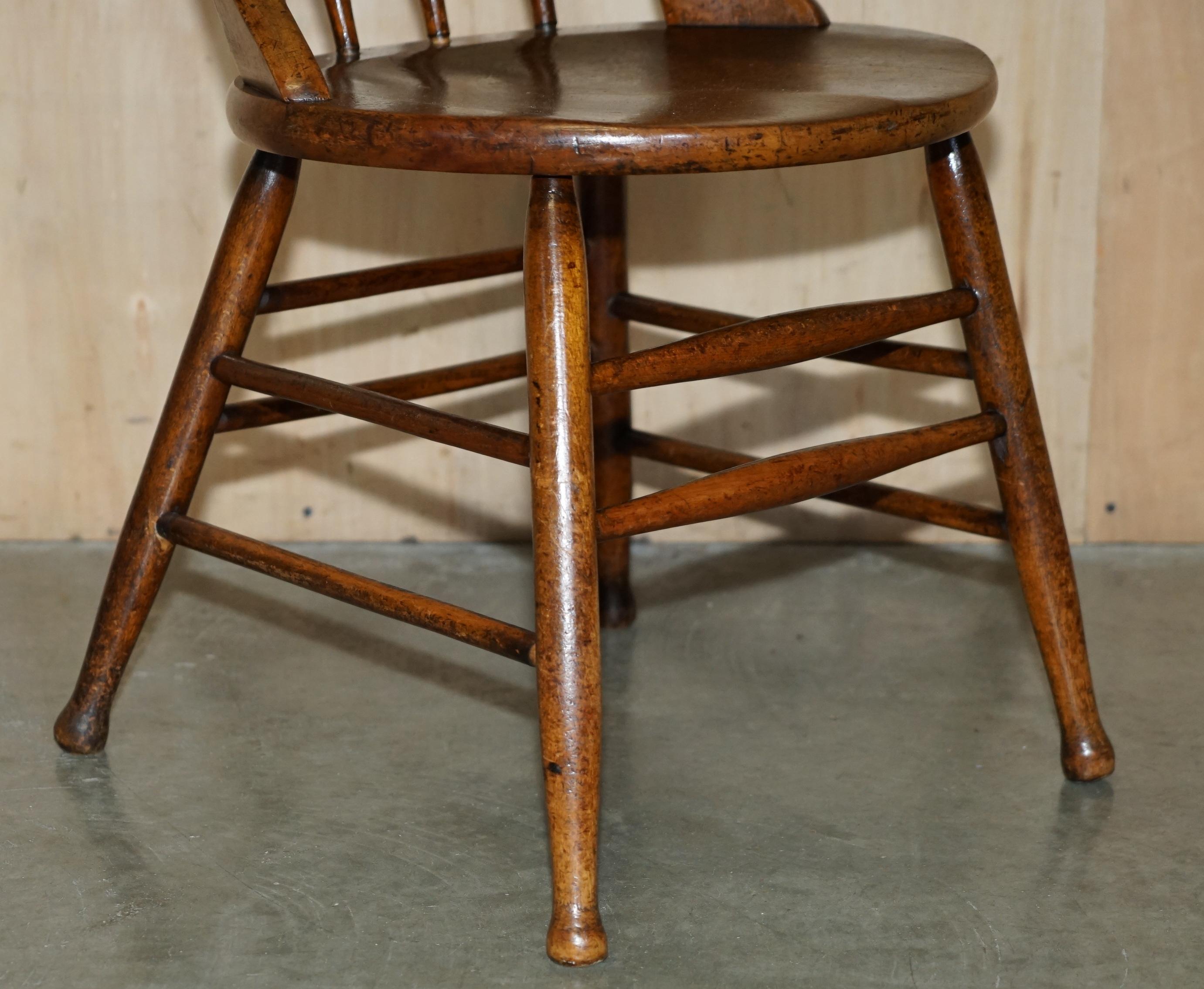 PAiR OF ANTIQUE ENGLISH ELM WINDSOR STICK BACK CHAIRS STAMPED LEA HALL INFANTRY For Sale 12