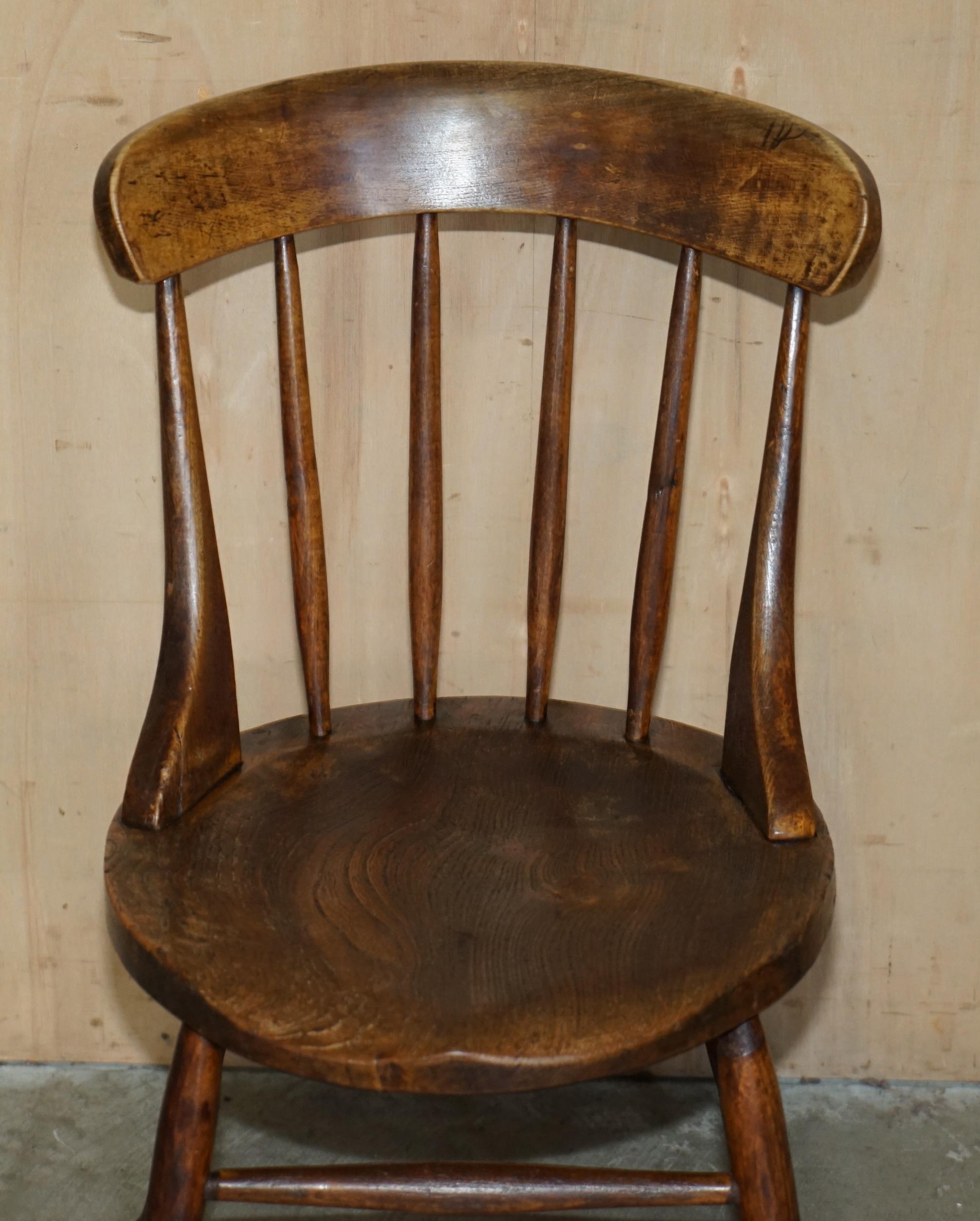 Mid-19th Century PAiR OF ANTIQUE ENGLISH ELM WINDSOR STICK BACK CHAIRS STAMPED LEA HALL INFANTRY For Sale