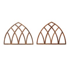 Paire d'anciens cadres de fenêtre en arc gothique anglais