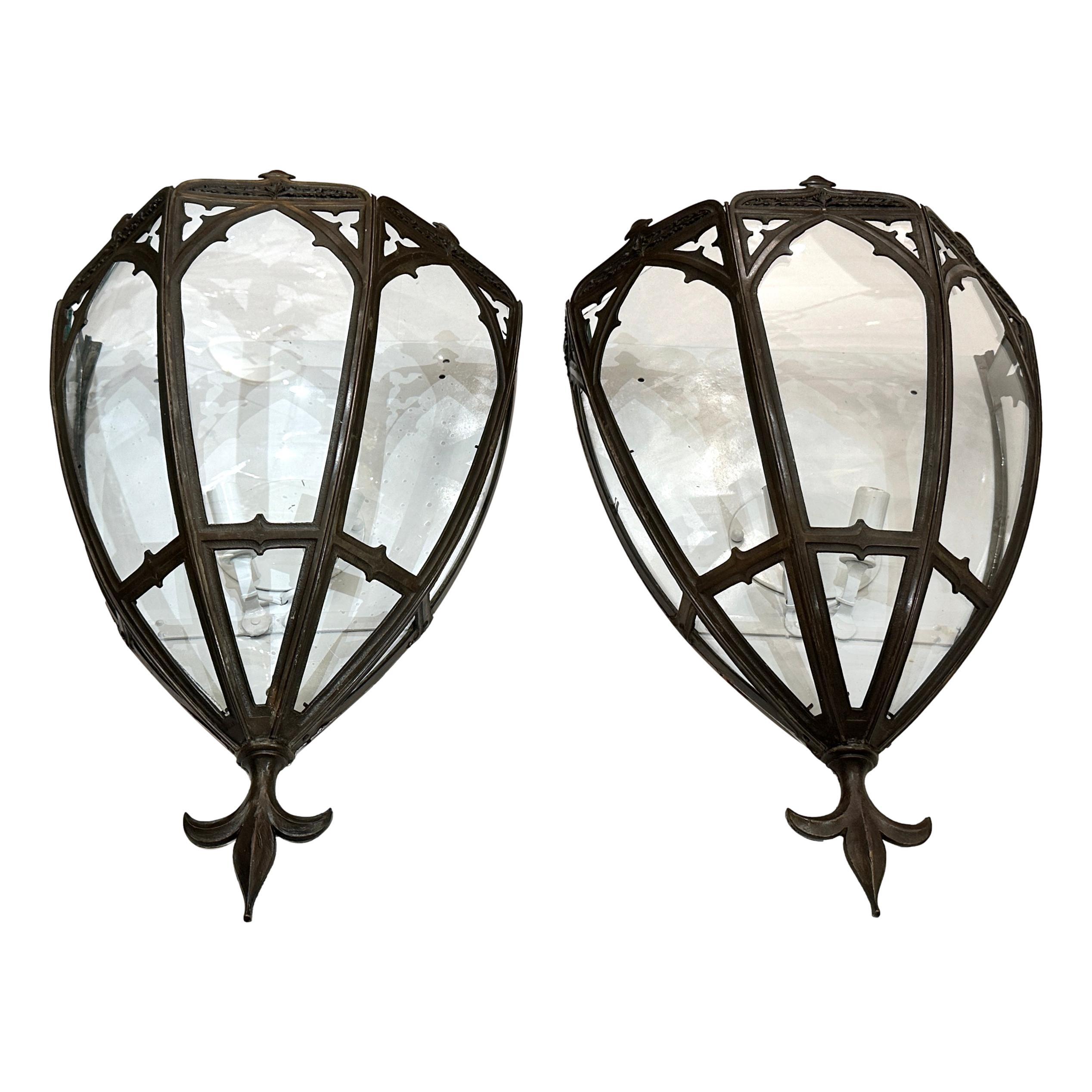 Pair of Antique English Lantern Sconces In Good Condition For Sale In New York, NY