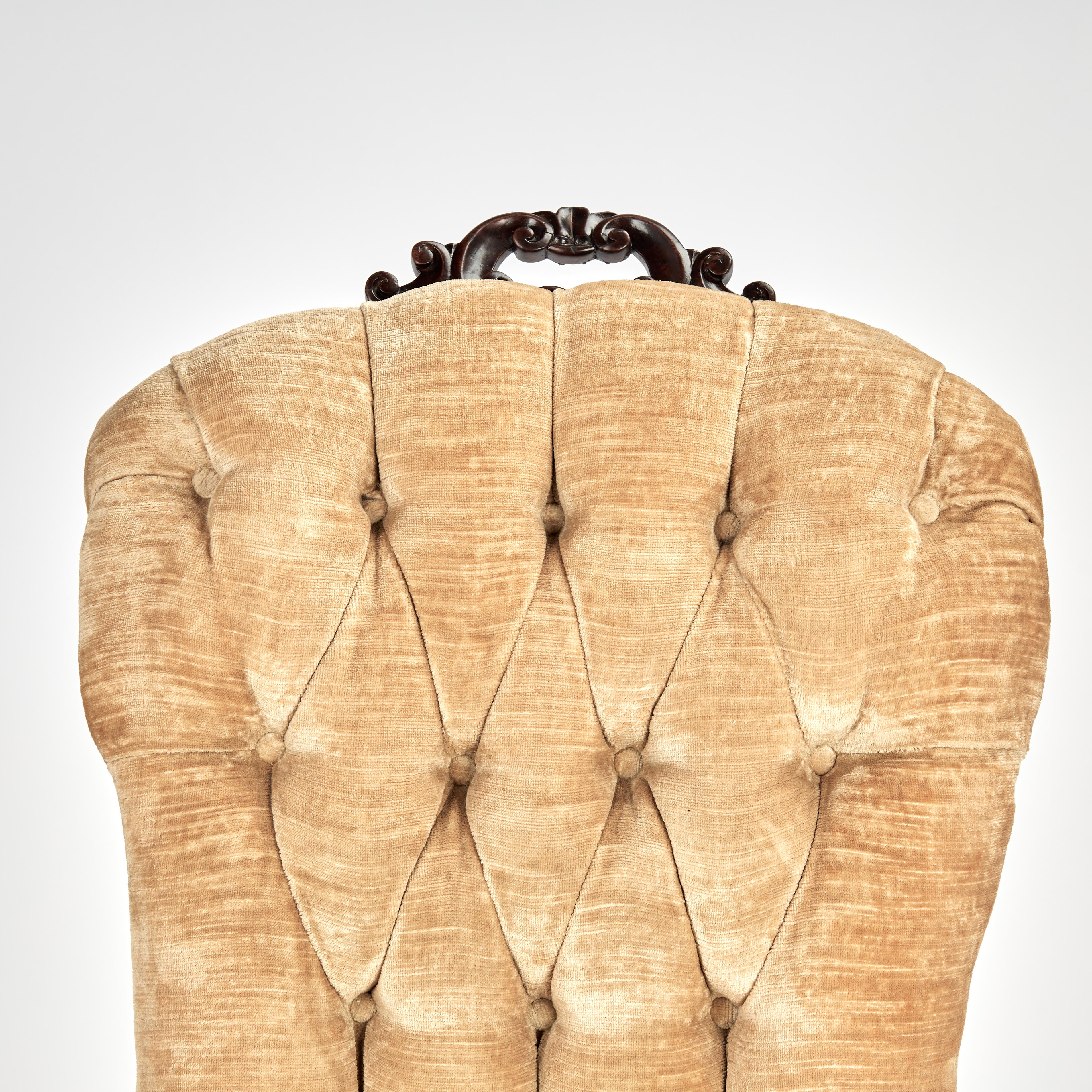 XIX secolo Coppia di antiche poltrone inglesi Petite Side Chairs in vendita